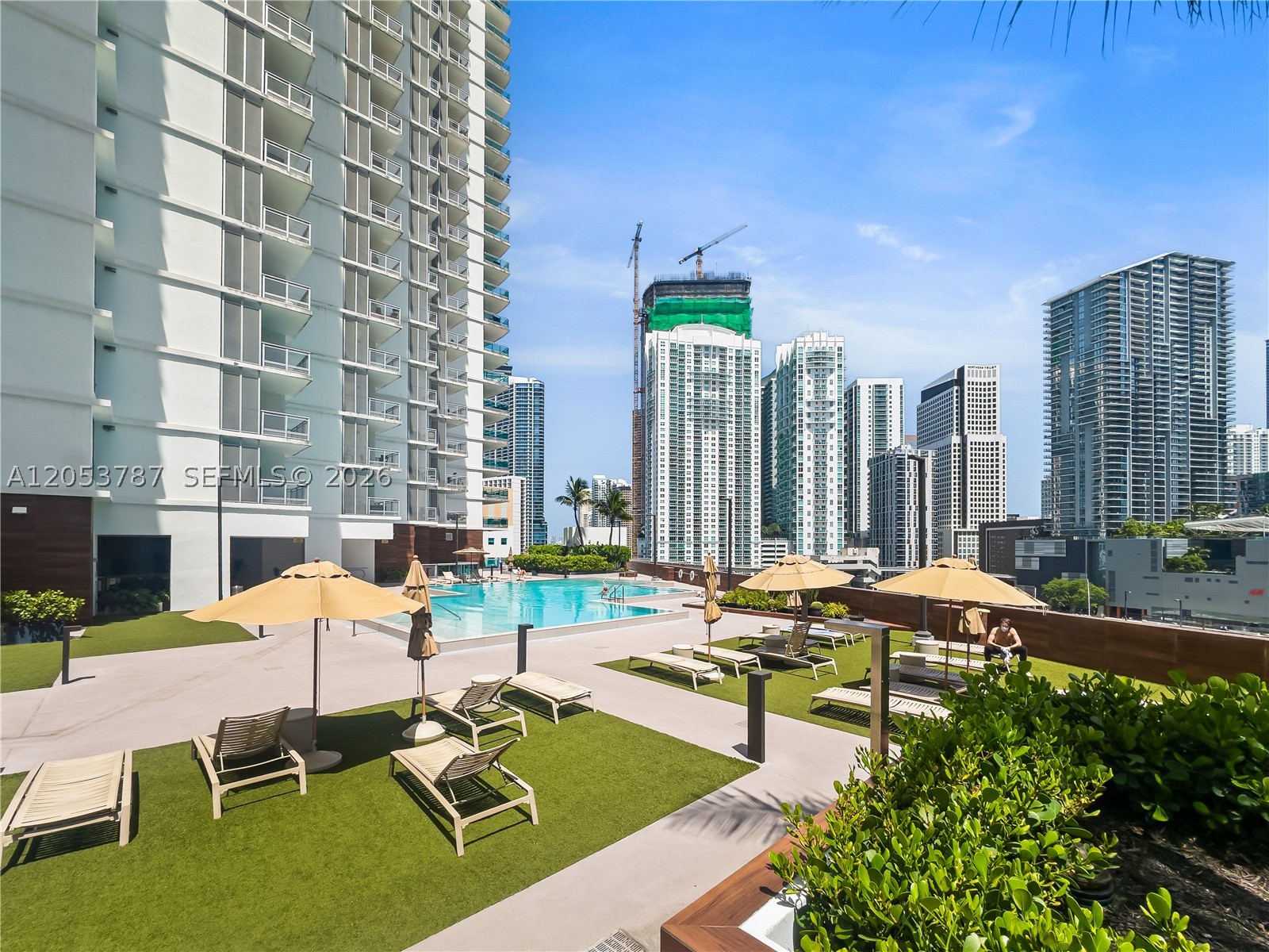 WIND CONDO - Residential