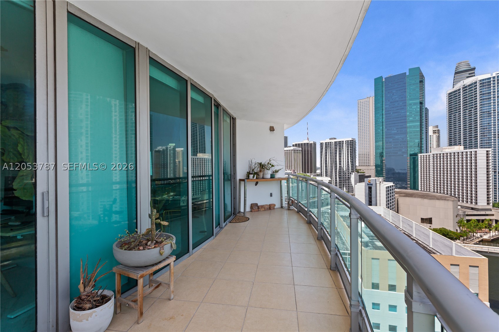 WIND CONDO - Residential