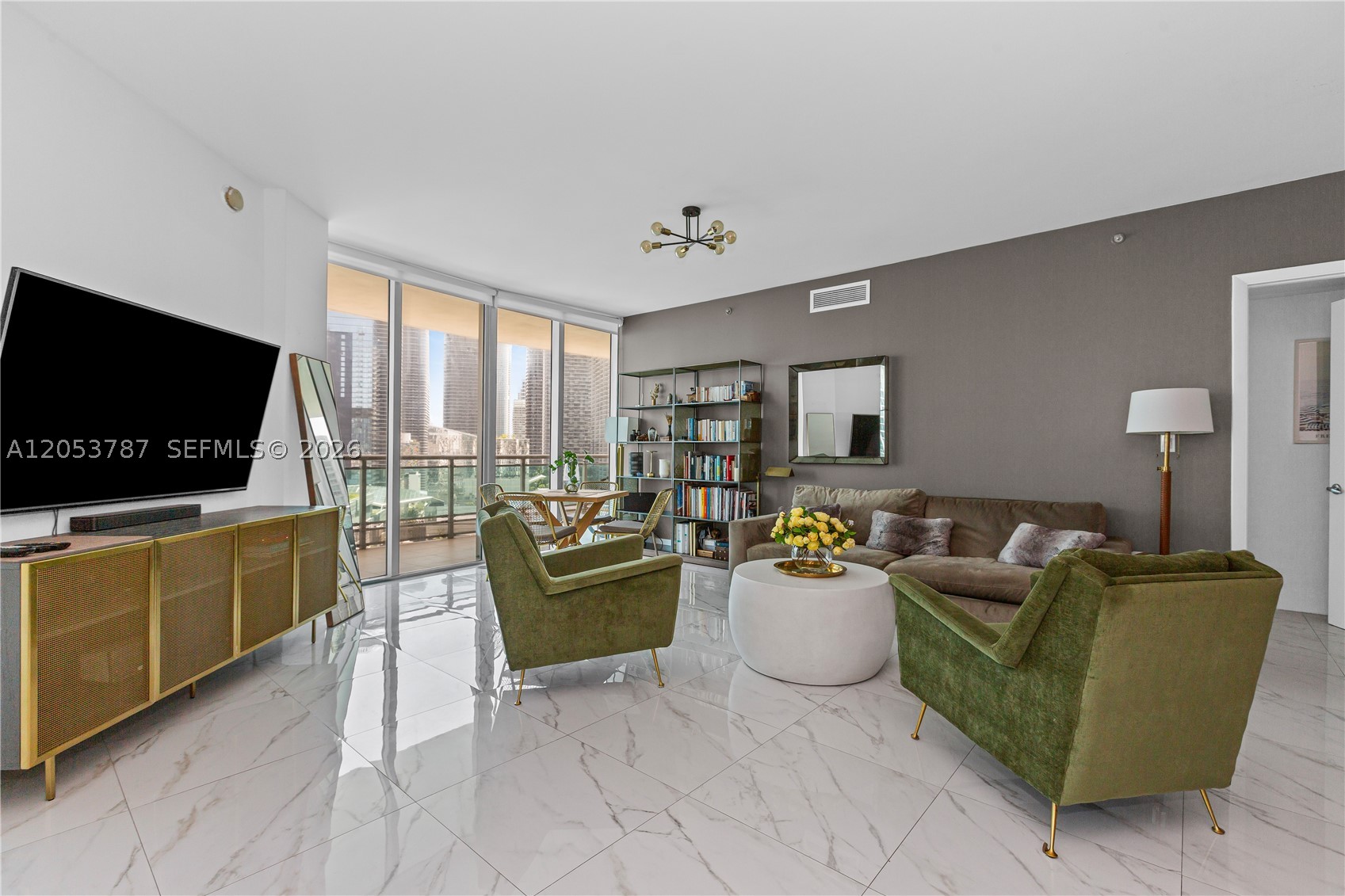 WIND CONDO - Residential