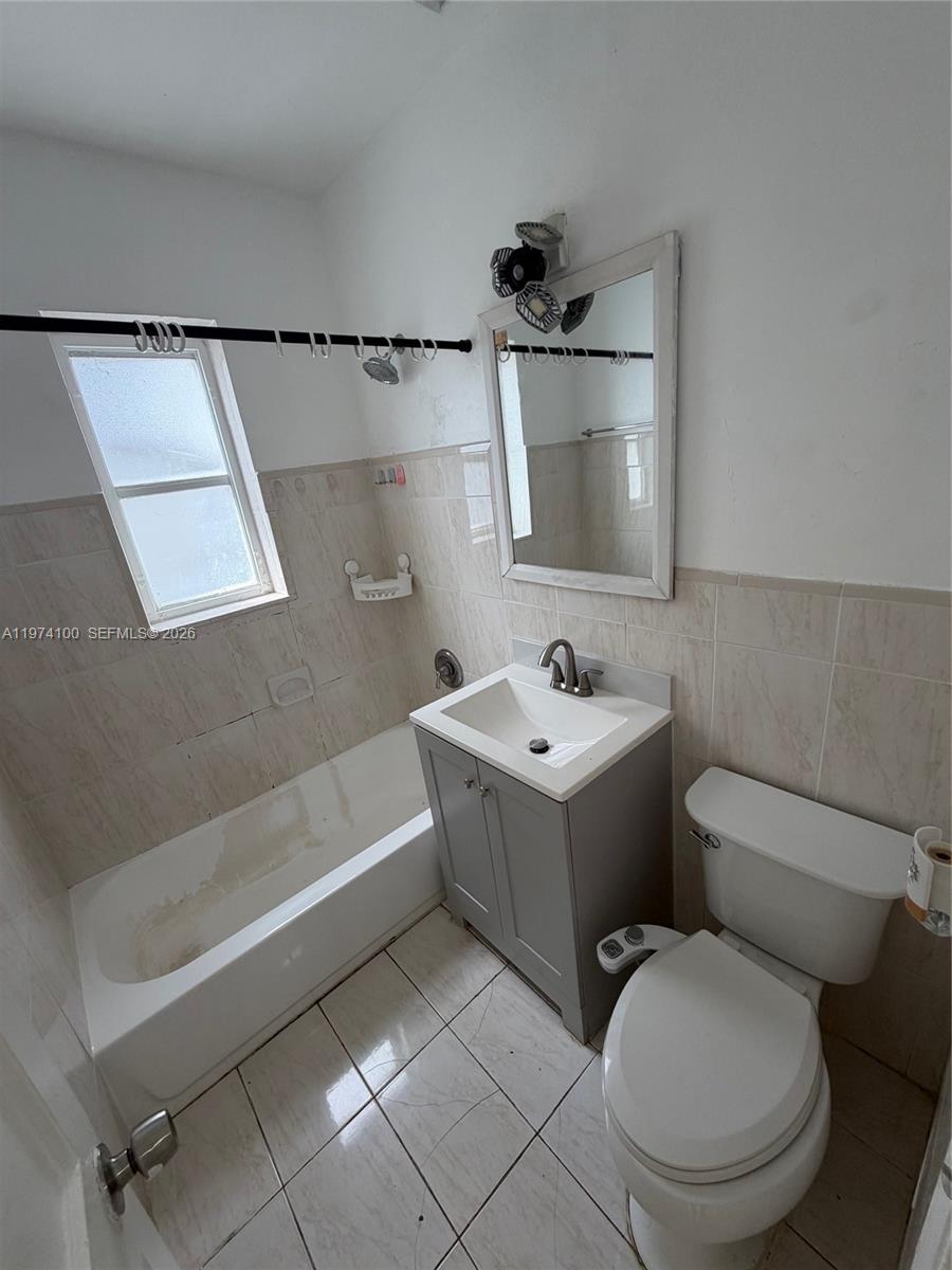 UNIVERSITY PARK - Residential Lease