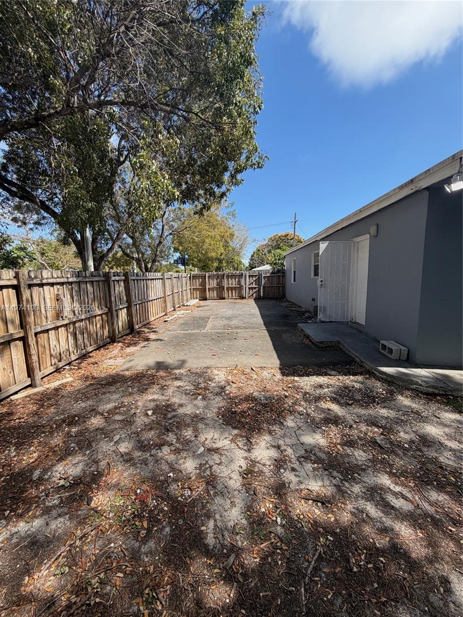 UNIVERSITY PARK - Residential Lease