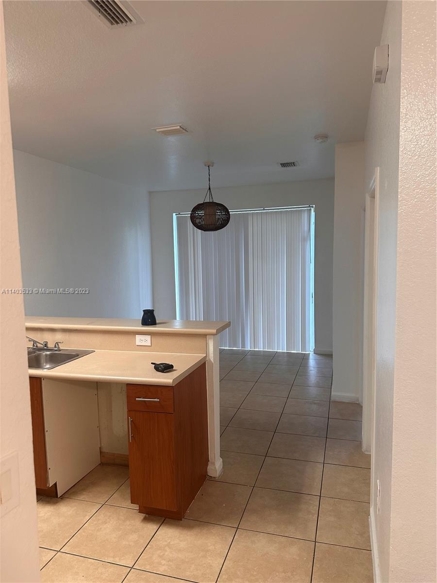 PORTOFINO VILLAS WEST - Residential Lease