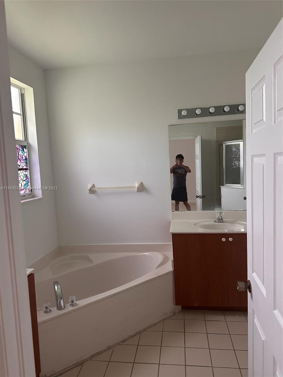 PORTOFINO VILLAS WEST - Residential Lease