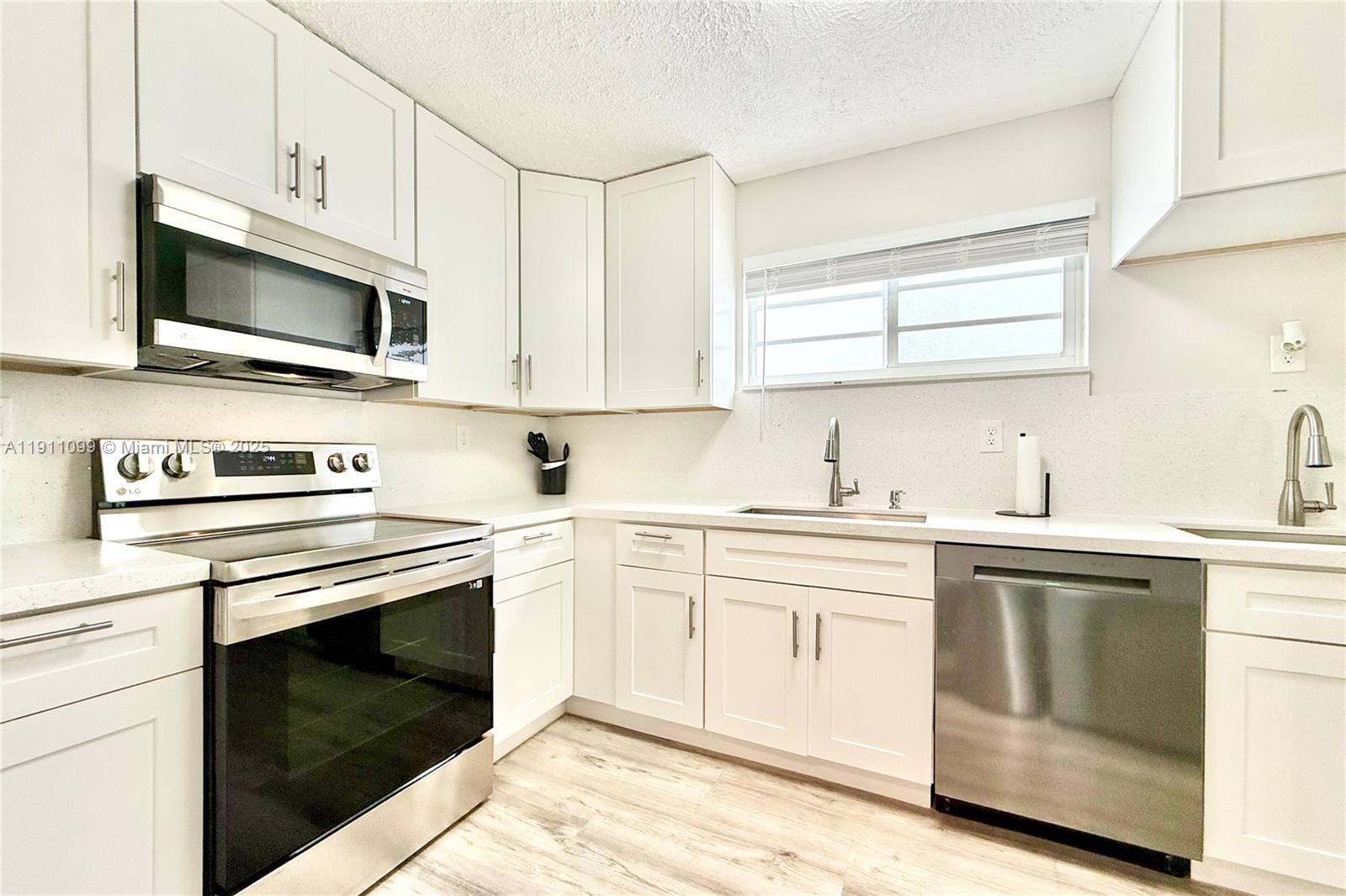 4122 COLLINS CONDO - Residential Lease