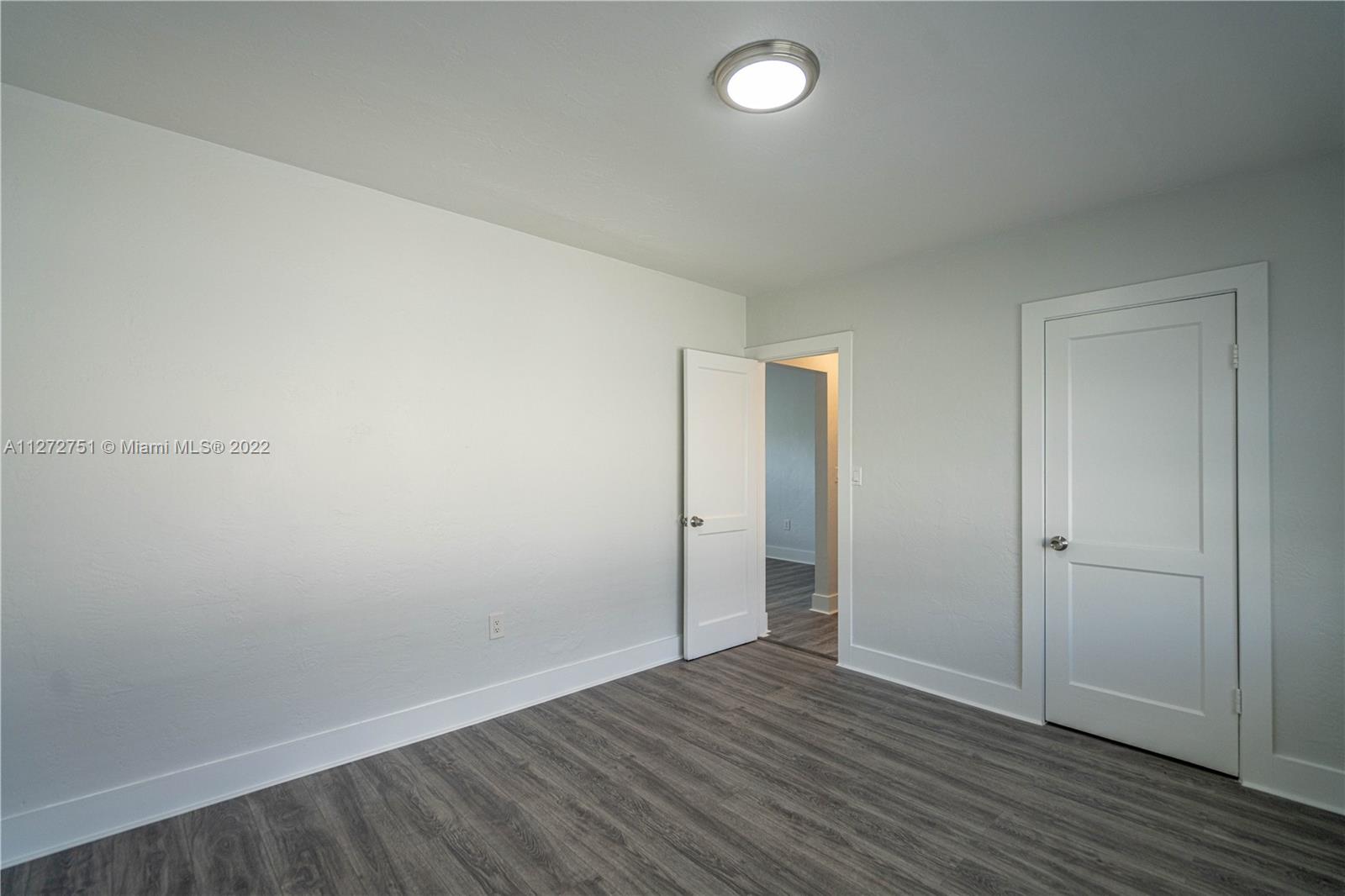 7 53 42 BLUE DOME - Residential Lease