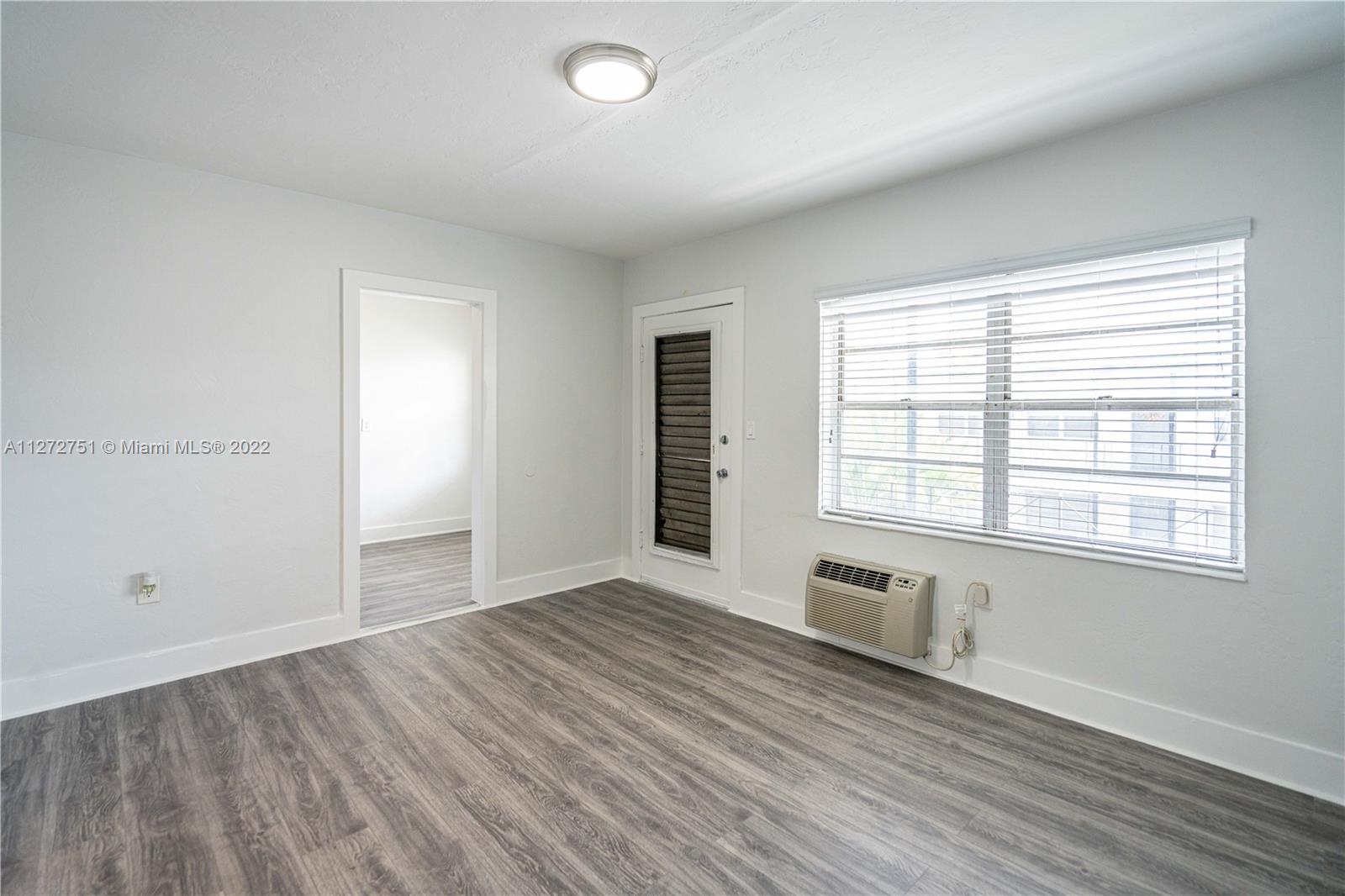 7 53 42 BLUE DOME - Residential Lease