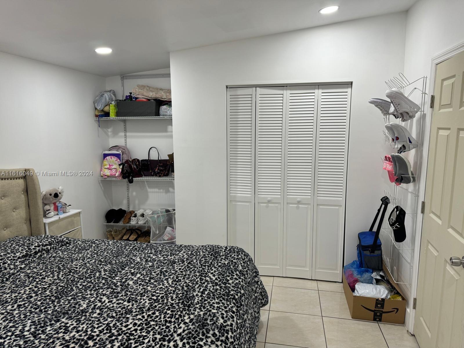 UNIVERSITY LAKES - Residential Income
