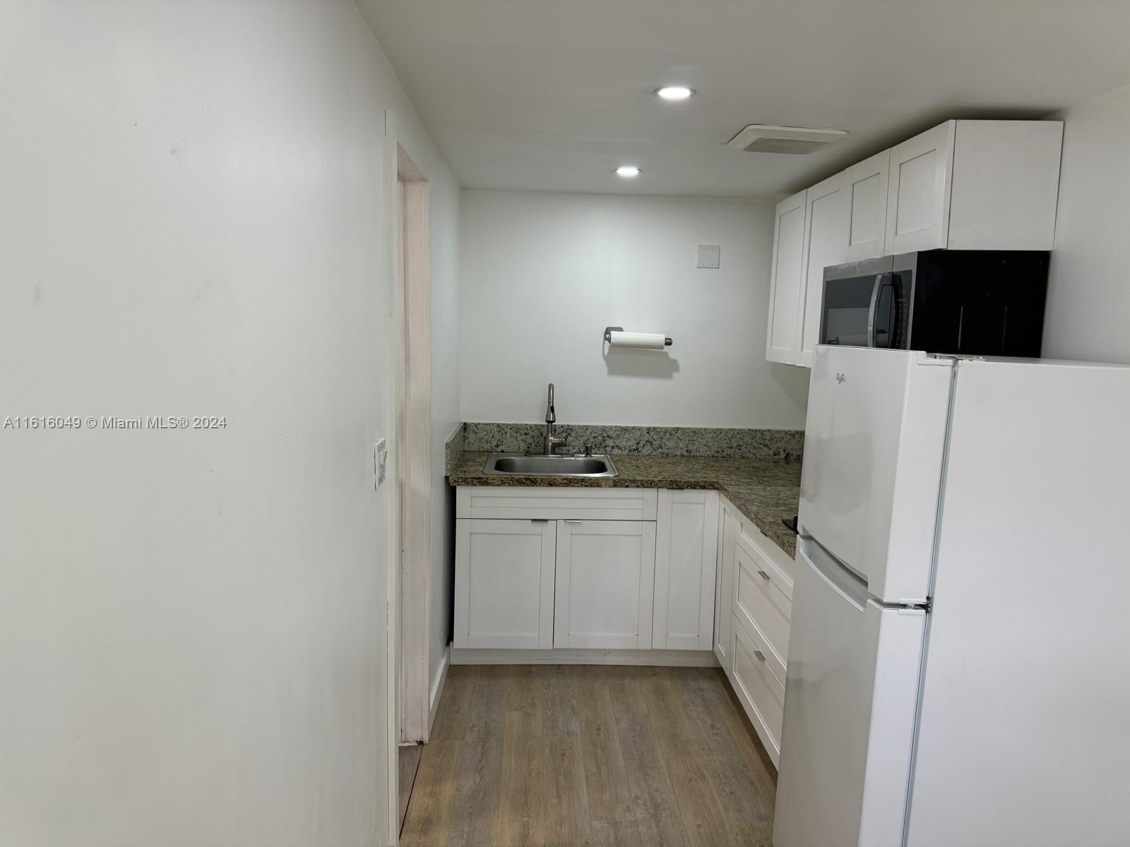 UNIVERSITY LAKES - Residential Income