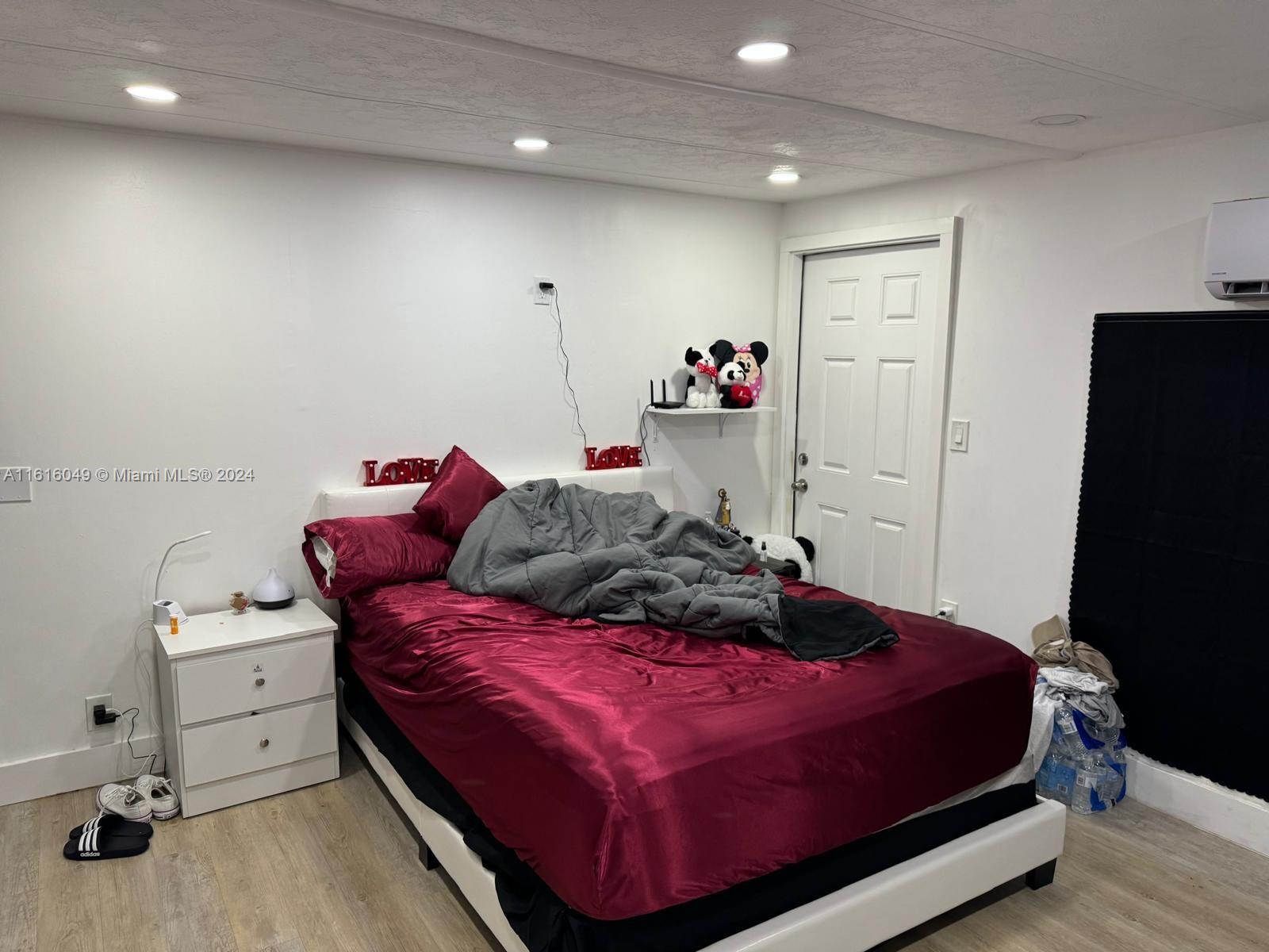 UNIVERSITY LAKES - Residential Income