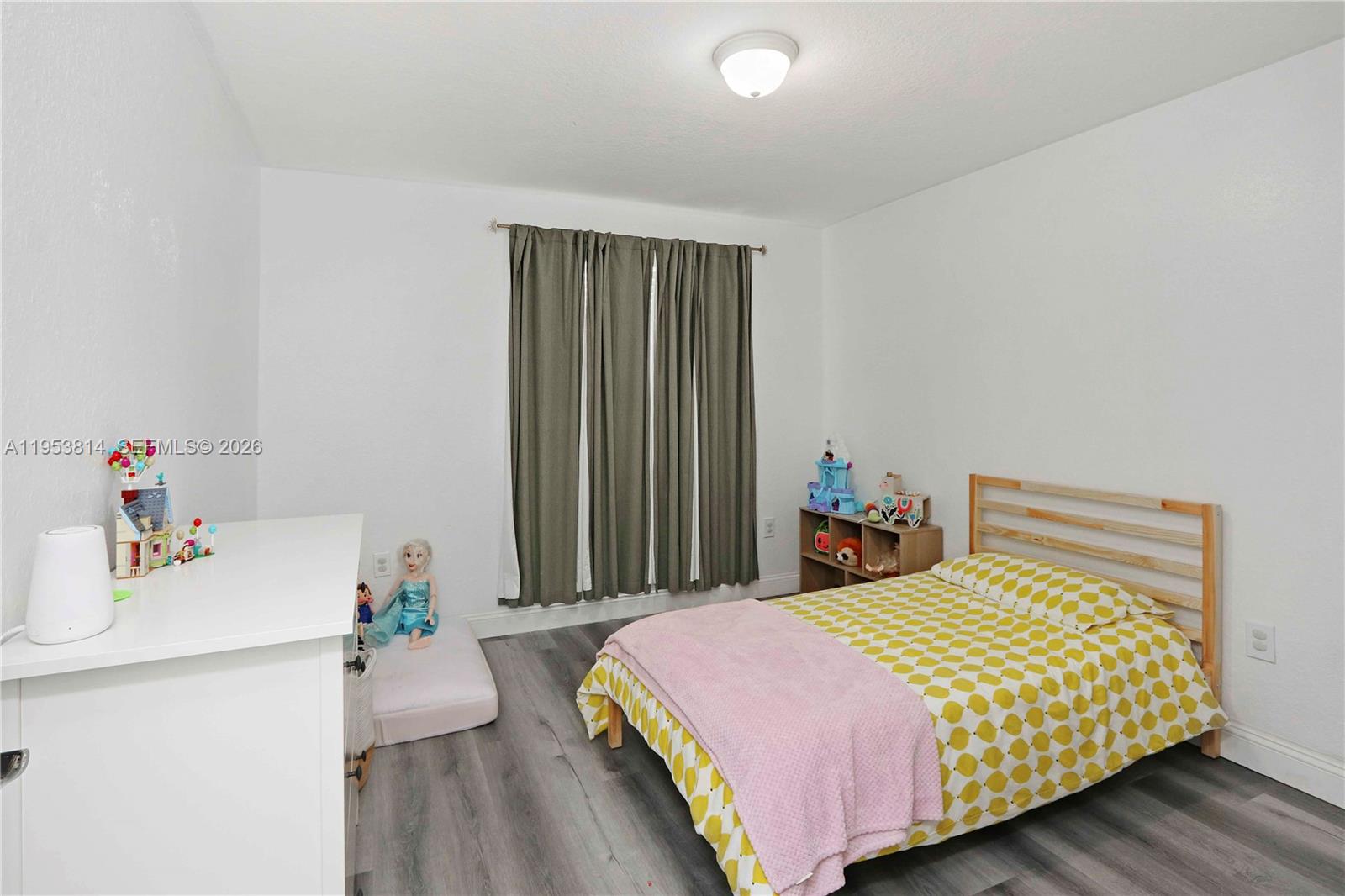 IBIS VILLAS AT DORAL COND - Residential