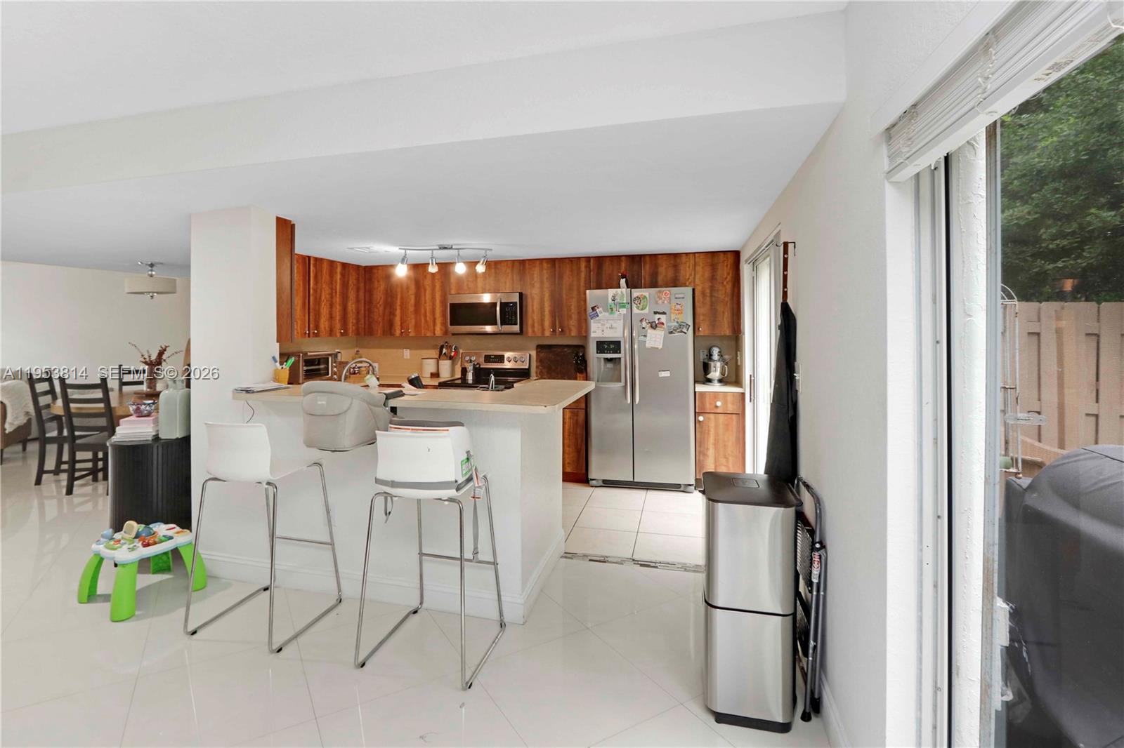IBIS VILLAS AT DORAL COND - Residential