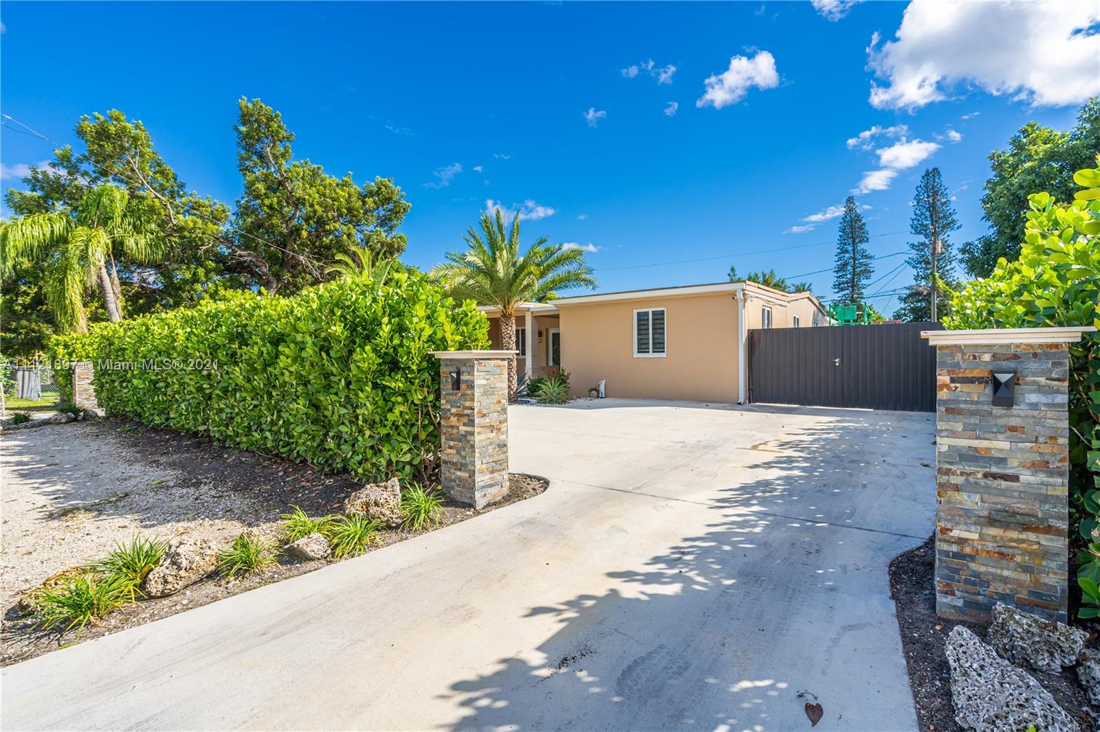 RANDALL PARK - Residential