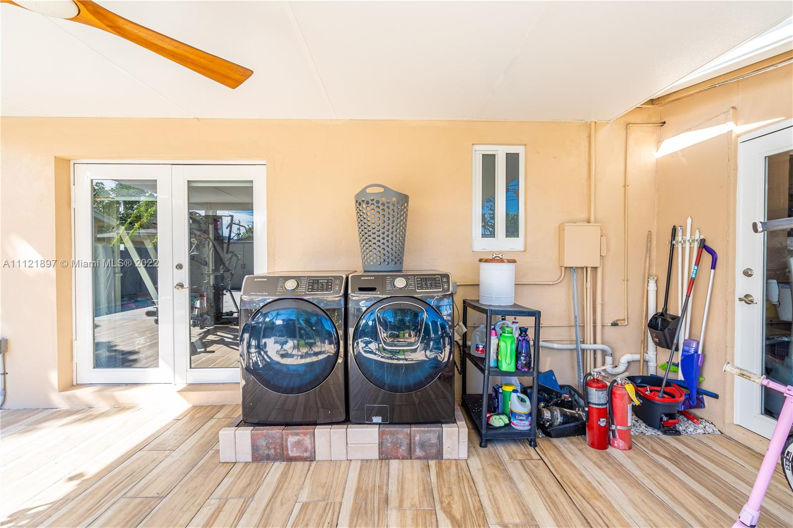 RANDALL PARK - Residential