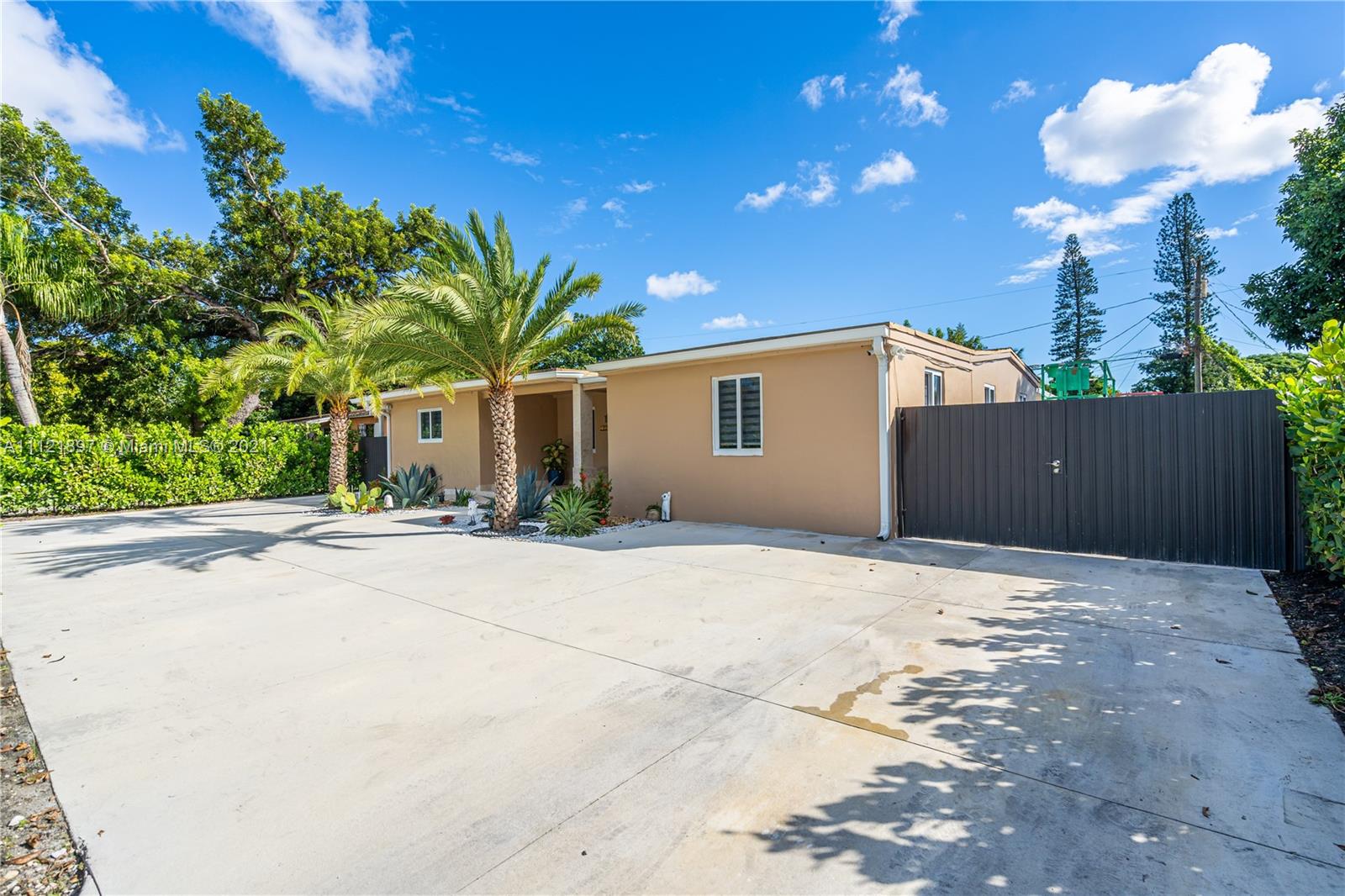 RANDALL PARK - Residential