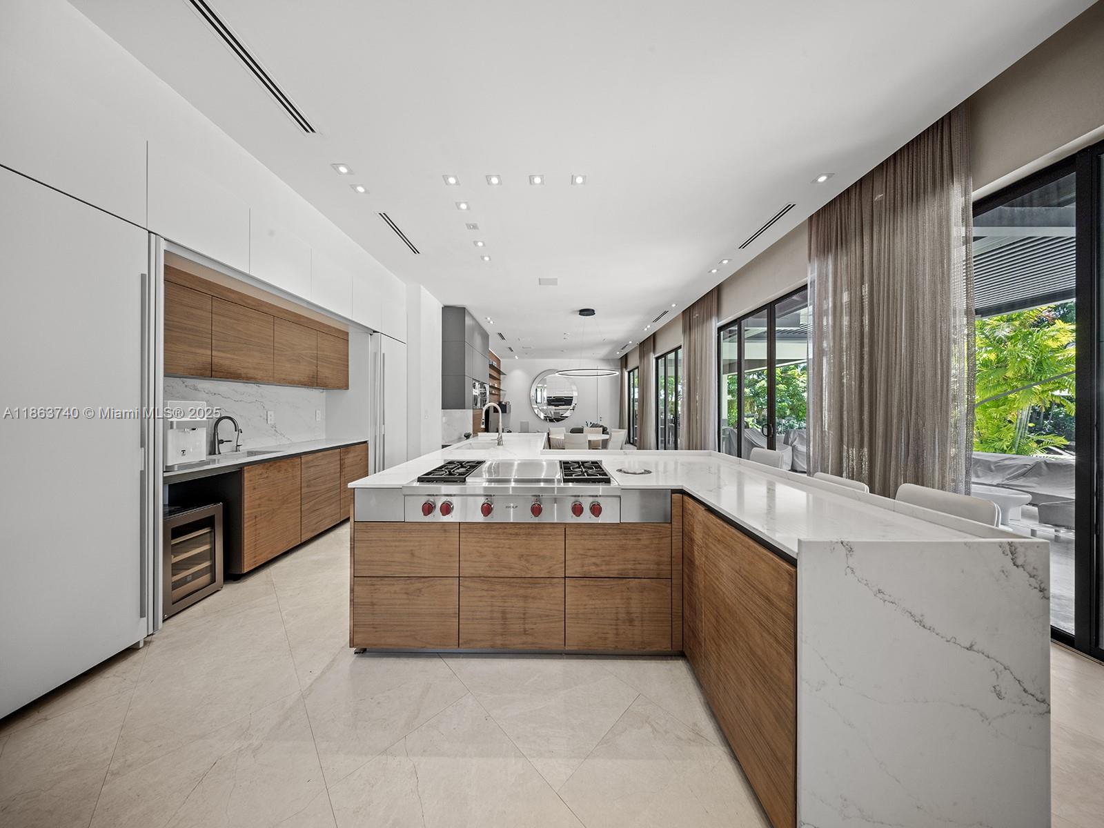 PINECREST - Residential