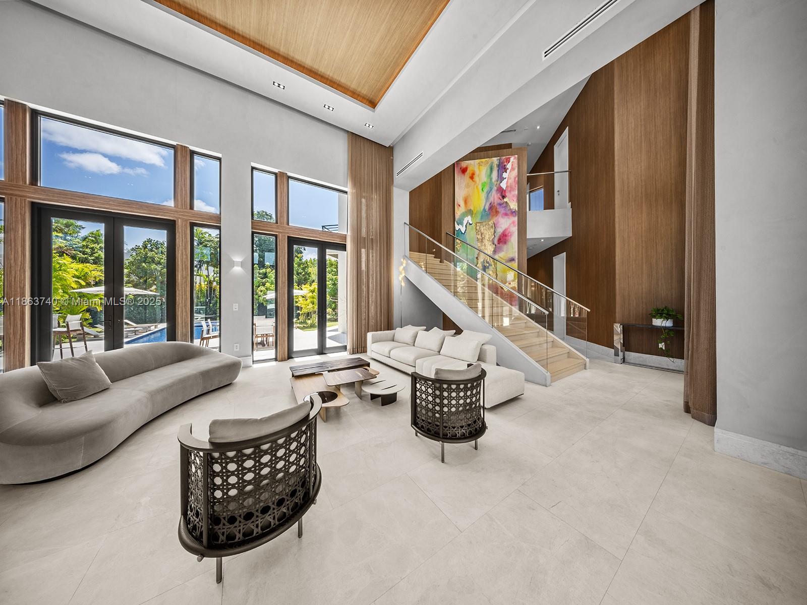 PINECREST - Residential