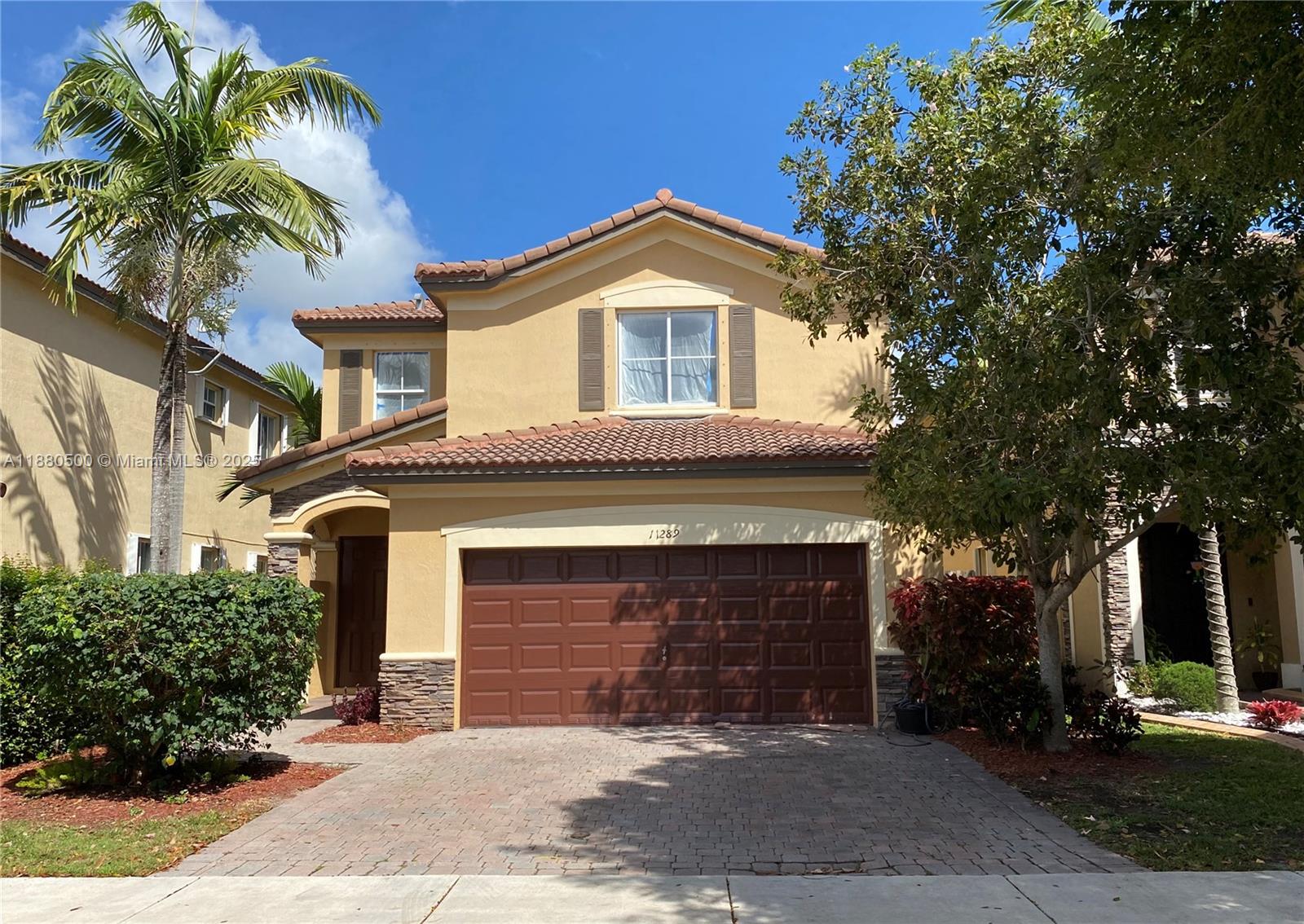 Beautiful and spacious 3 bed / 2.5 bath, Single Family Home, in the prestigious gated community, Balmoral Estates, at the heart of Doral. Near to the A+ Schools, and easy access to the major expwys.Vacant and ready to Move in!