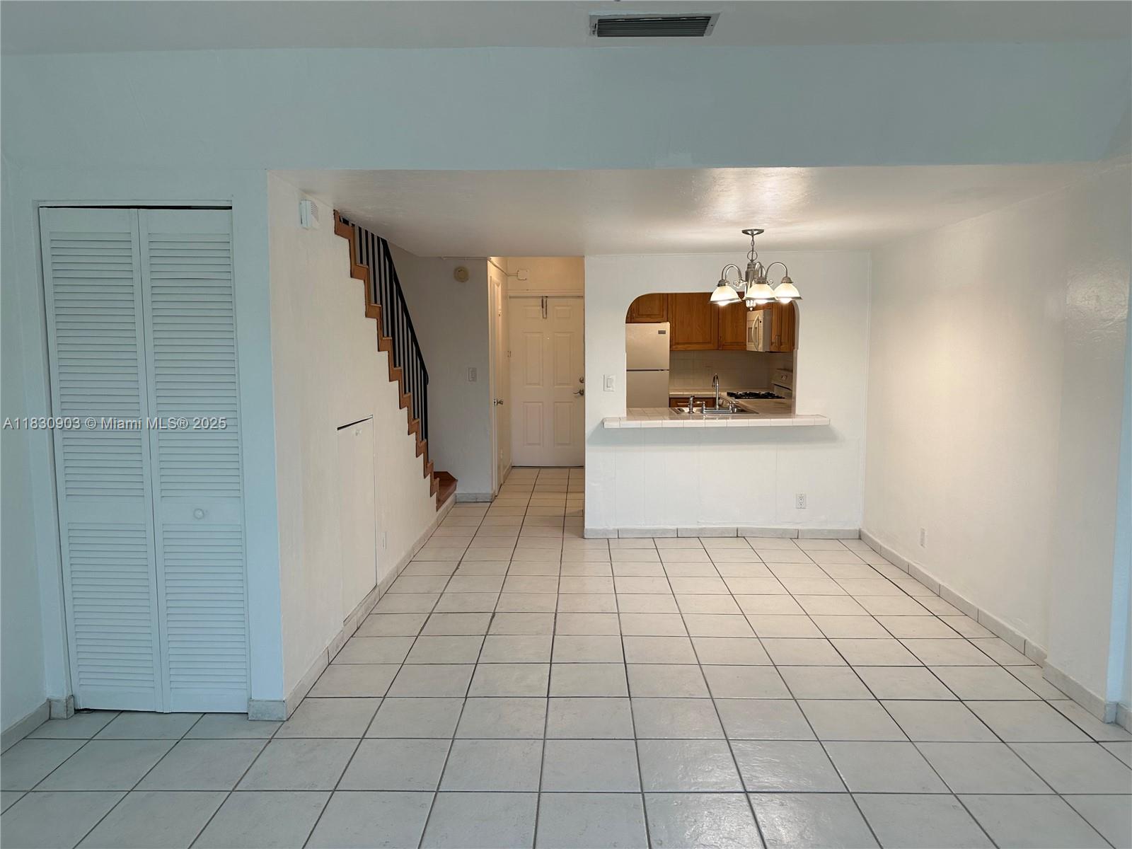 VILLAS OF PINECREST CONDO - Residential Lease