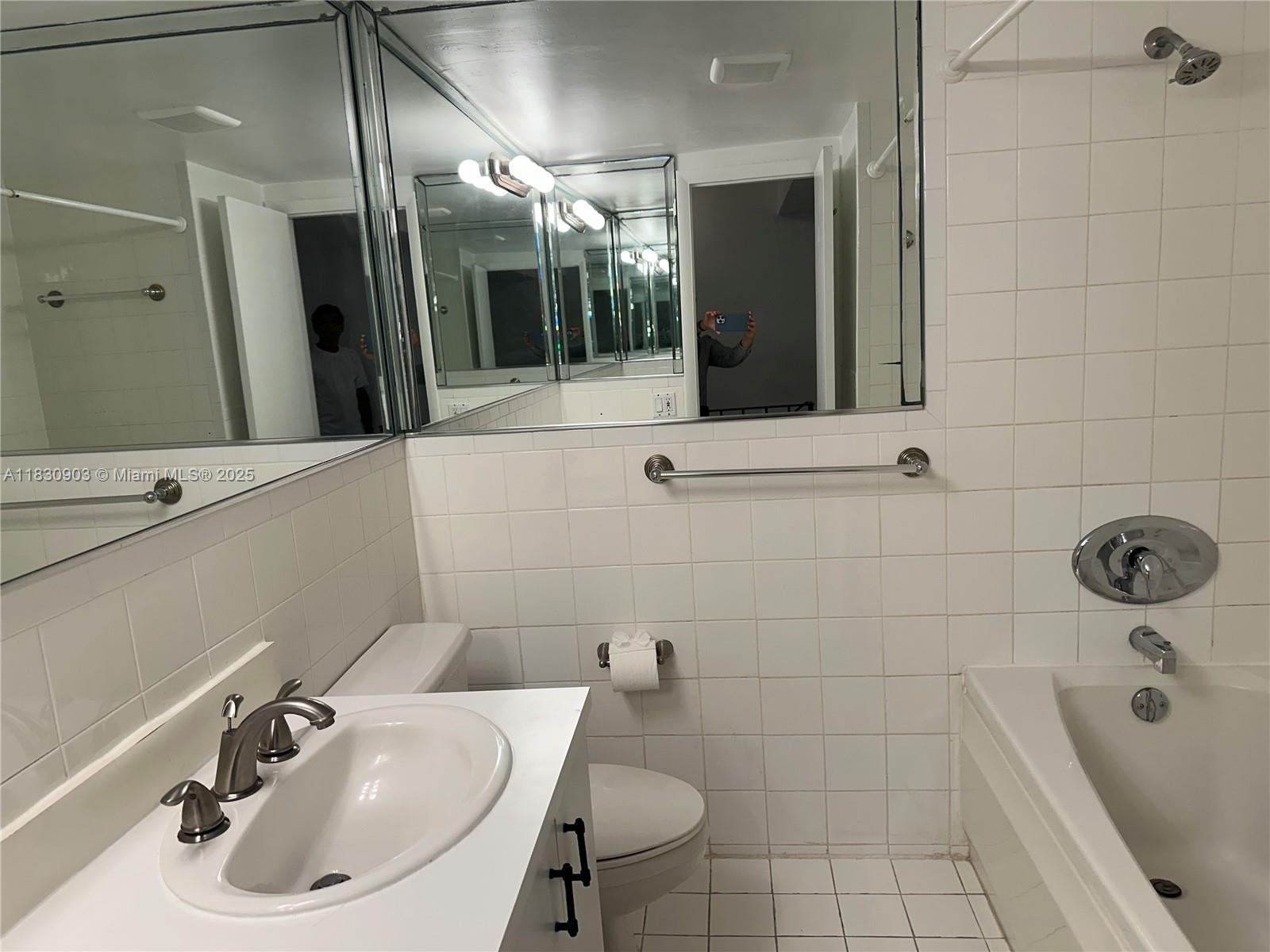 VILLAS OF PINECREST CONDO - Residential Lease