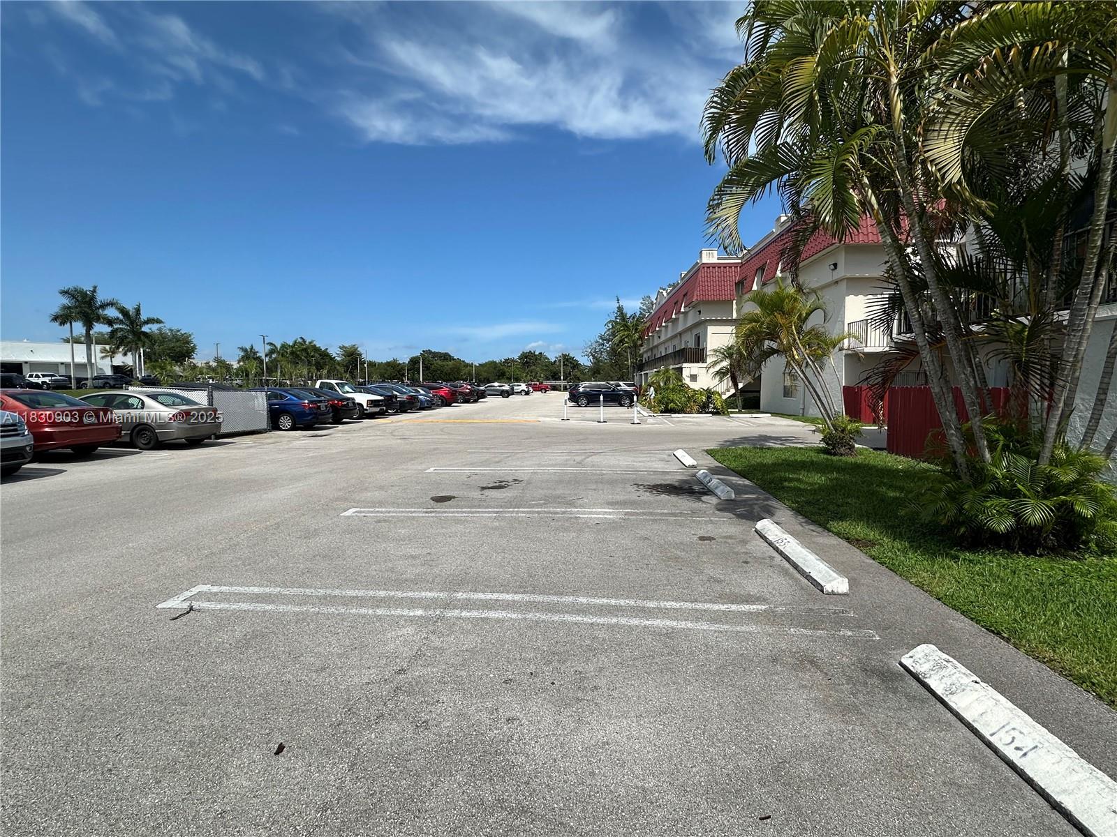 VILLAS OF PINECREST CONDO - Residential Lease
