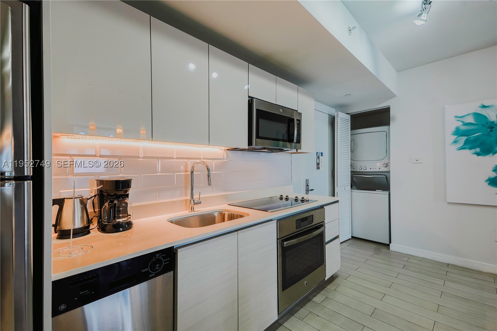 BEACHWALK CONDOMINIUM - Residential