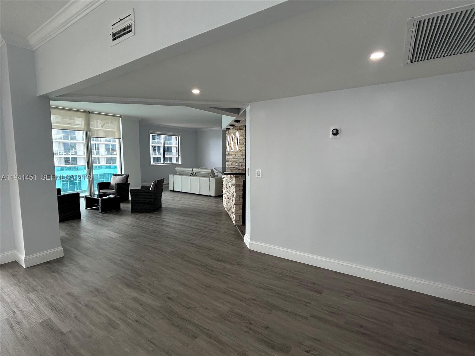 SIAN OCEAN RESIDENCES CON - Residential Lease