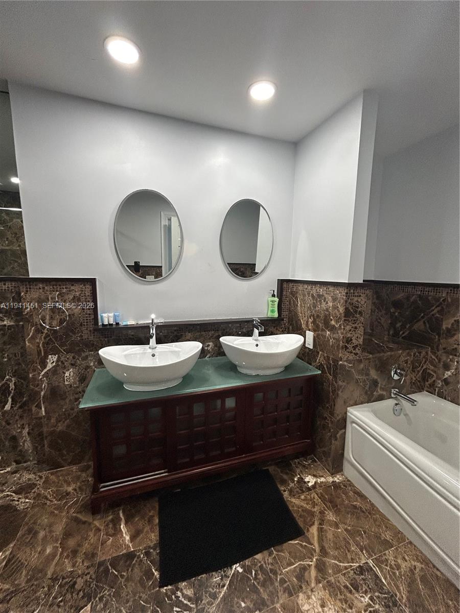 SIAN OCEAN RESIDENCES CON - Residential Lease