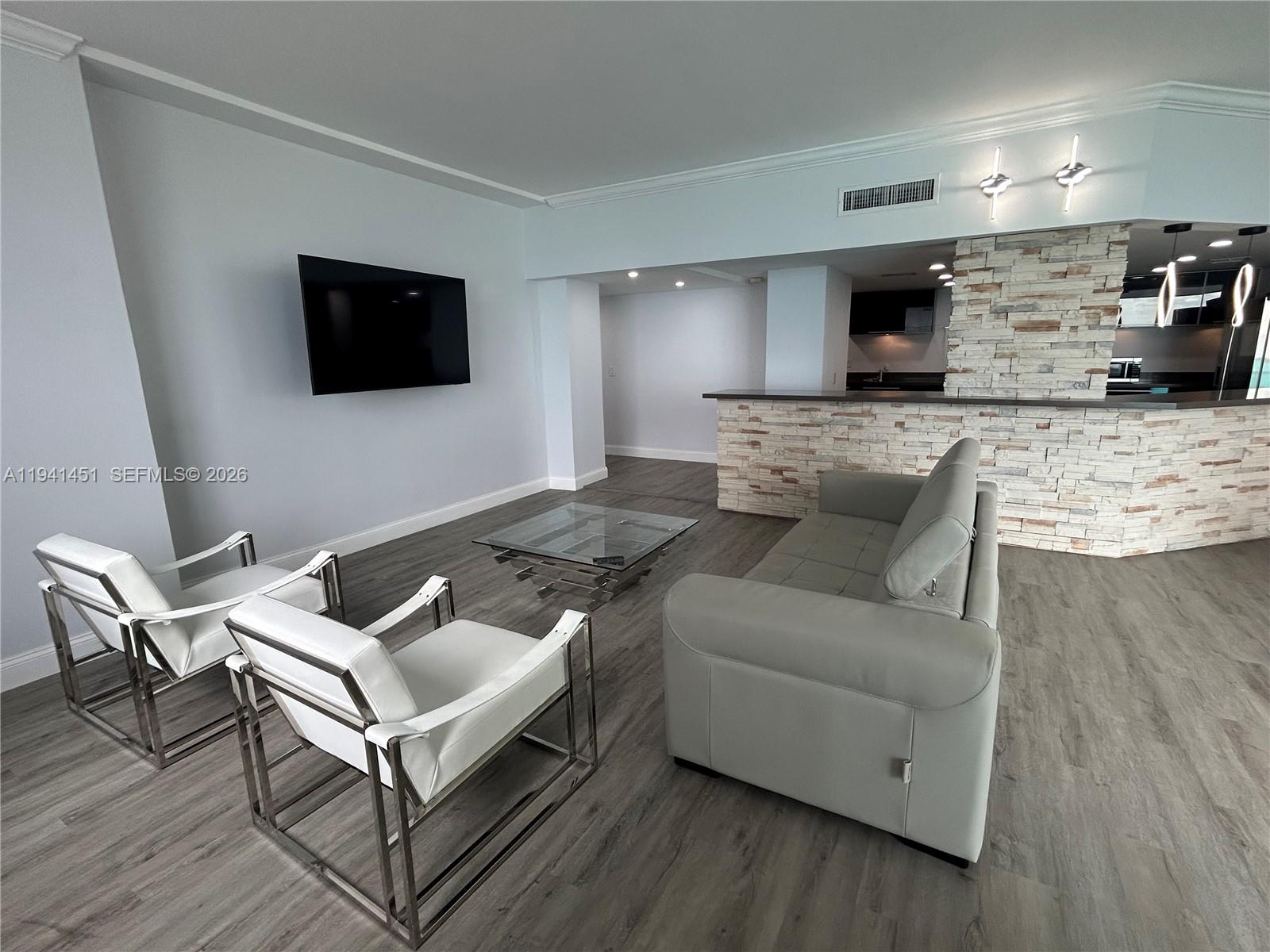 SIAN OCEAN RESIDENCES CON - Residential Lease