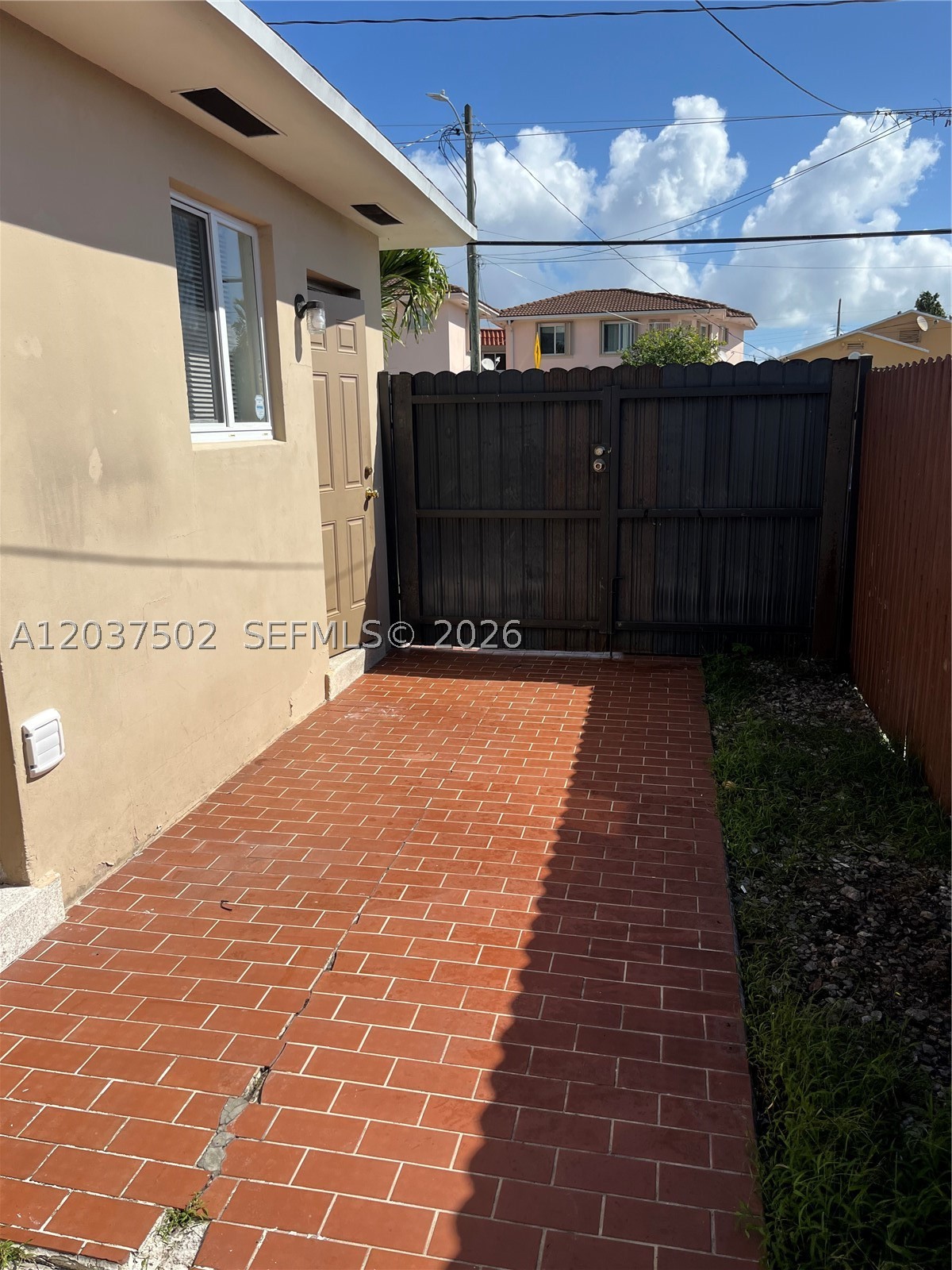 REINHARDT MANORS - Residential Income