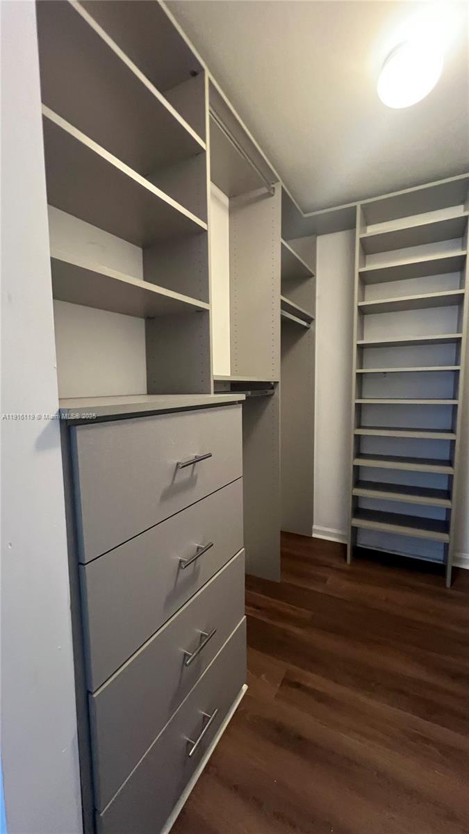 VENTURE AT AVENTURA WEST - Residential