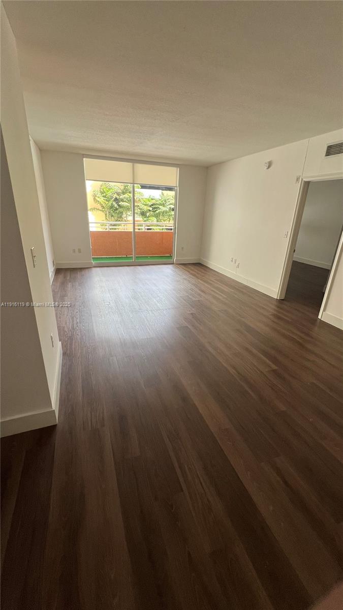 VENTURE AT AVENTURA WEST - Residential