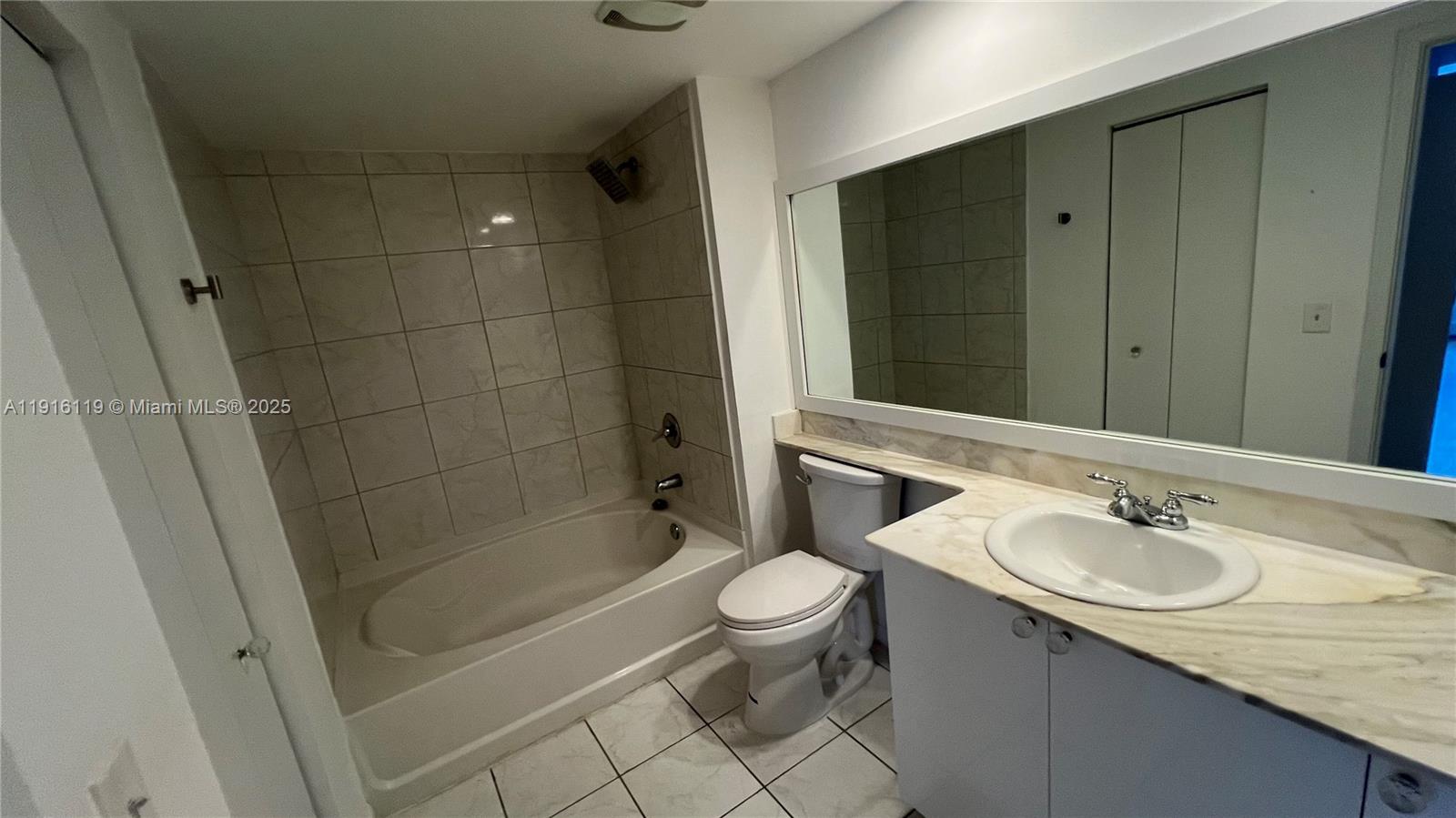 VENTURE AT AVENTURA WEST - Residential