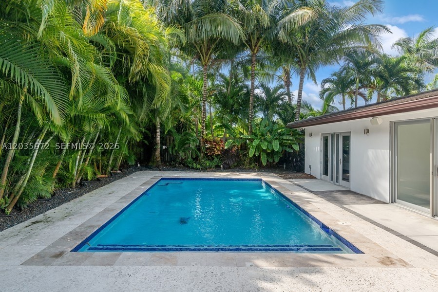 BEVERLY GARDENS - Residential Lease