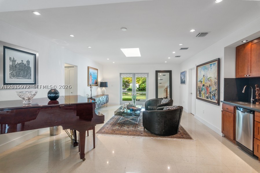 BEVERLY GARDENS - Residential Lease