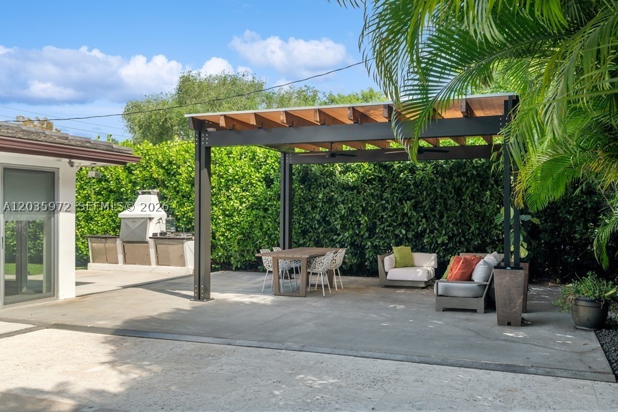 BEVERLY GARDENS - Residential Lease