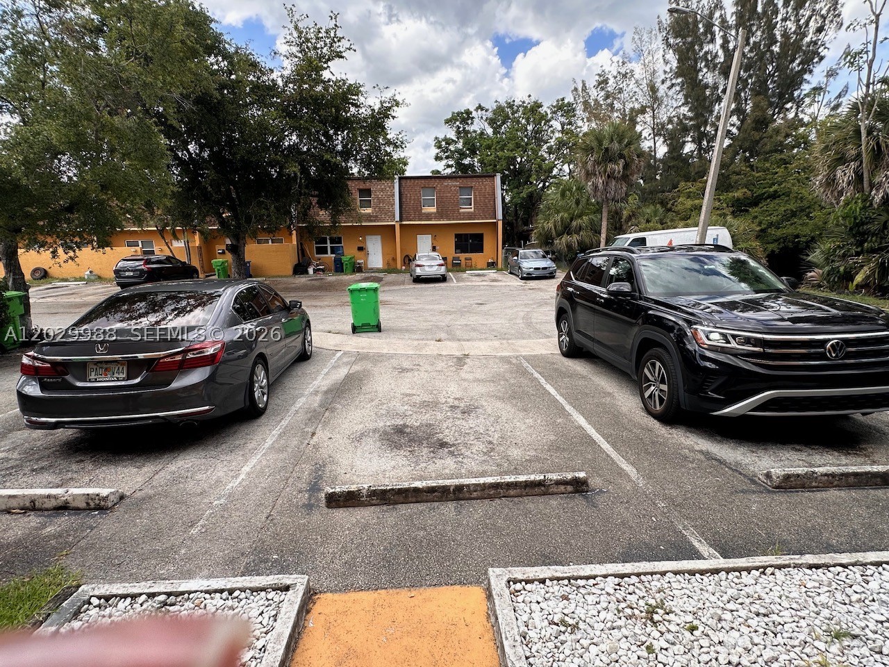 SUNRISE TOWNE PREFERRED 4 - Residential Lease