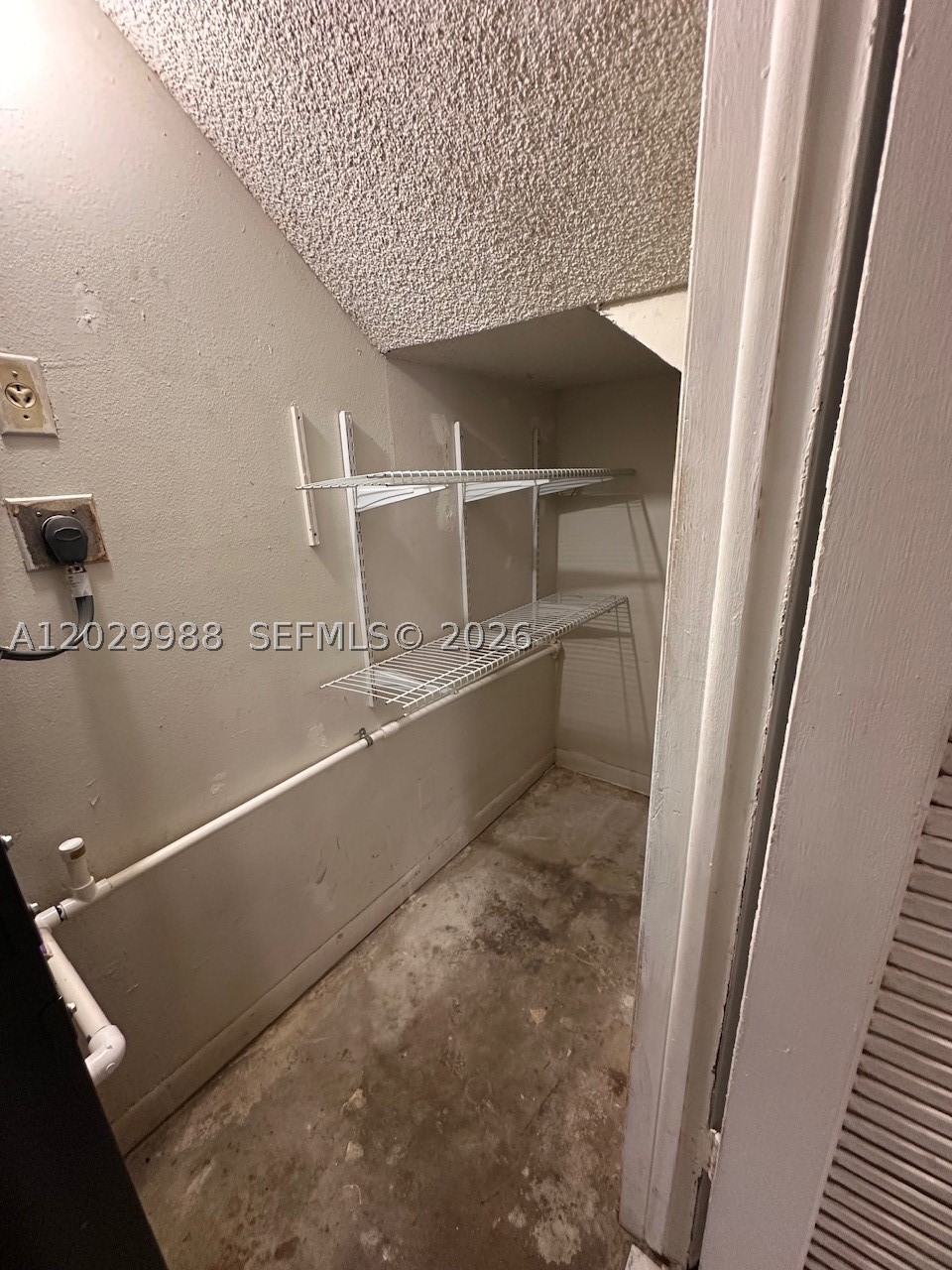 SUNRISE TOWNE PREFERRED 4 - Residential Lease