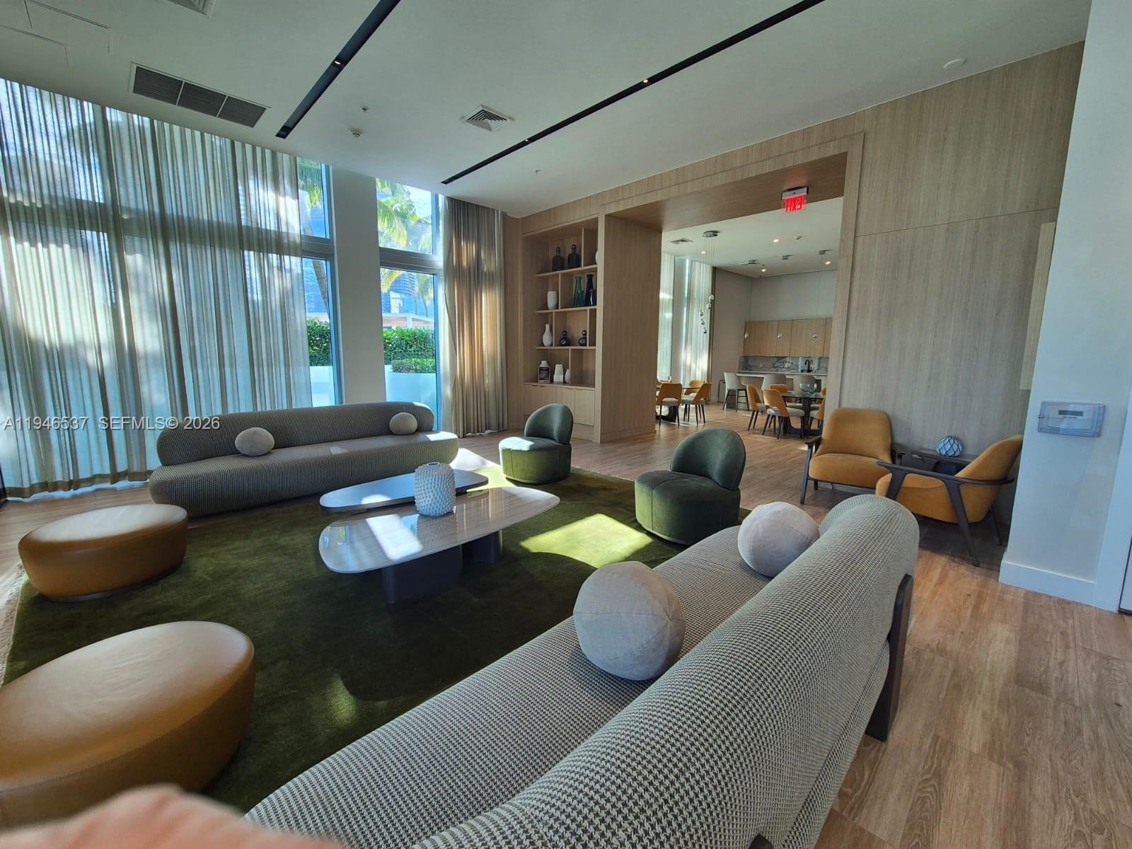IVY CONDO - Residential