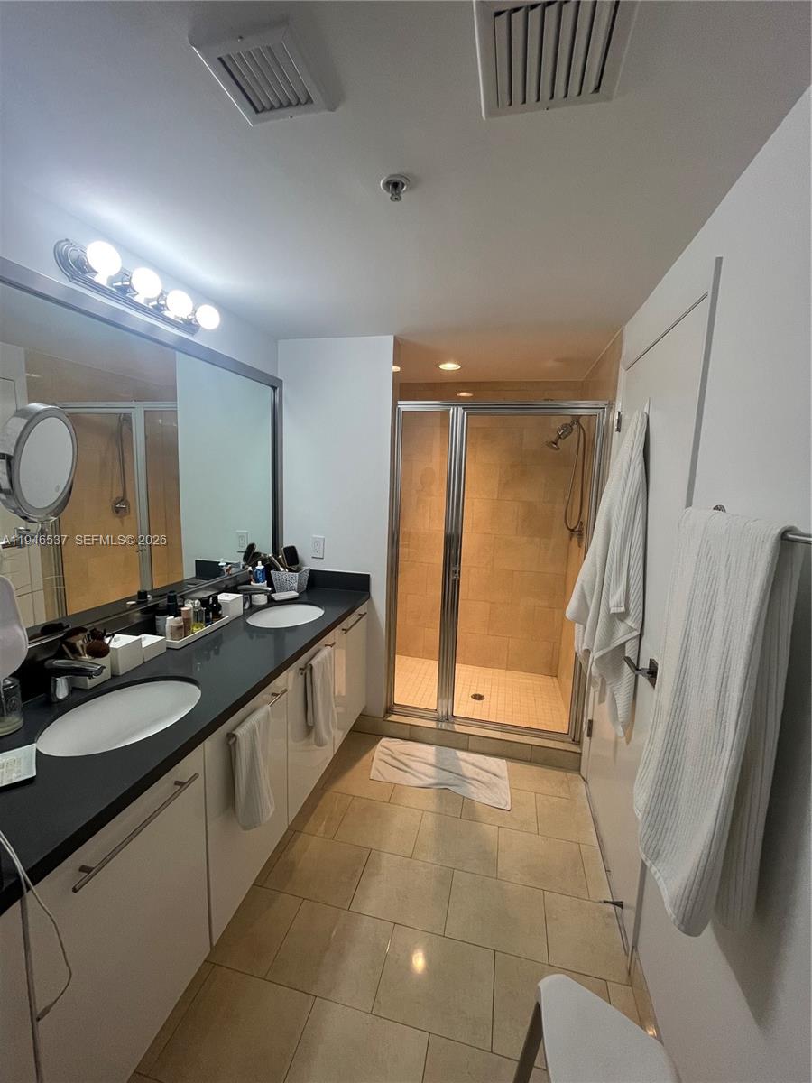 IVY CONDO - Residential
