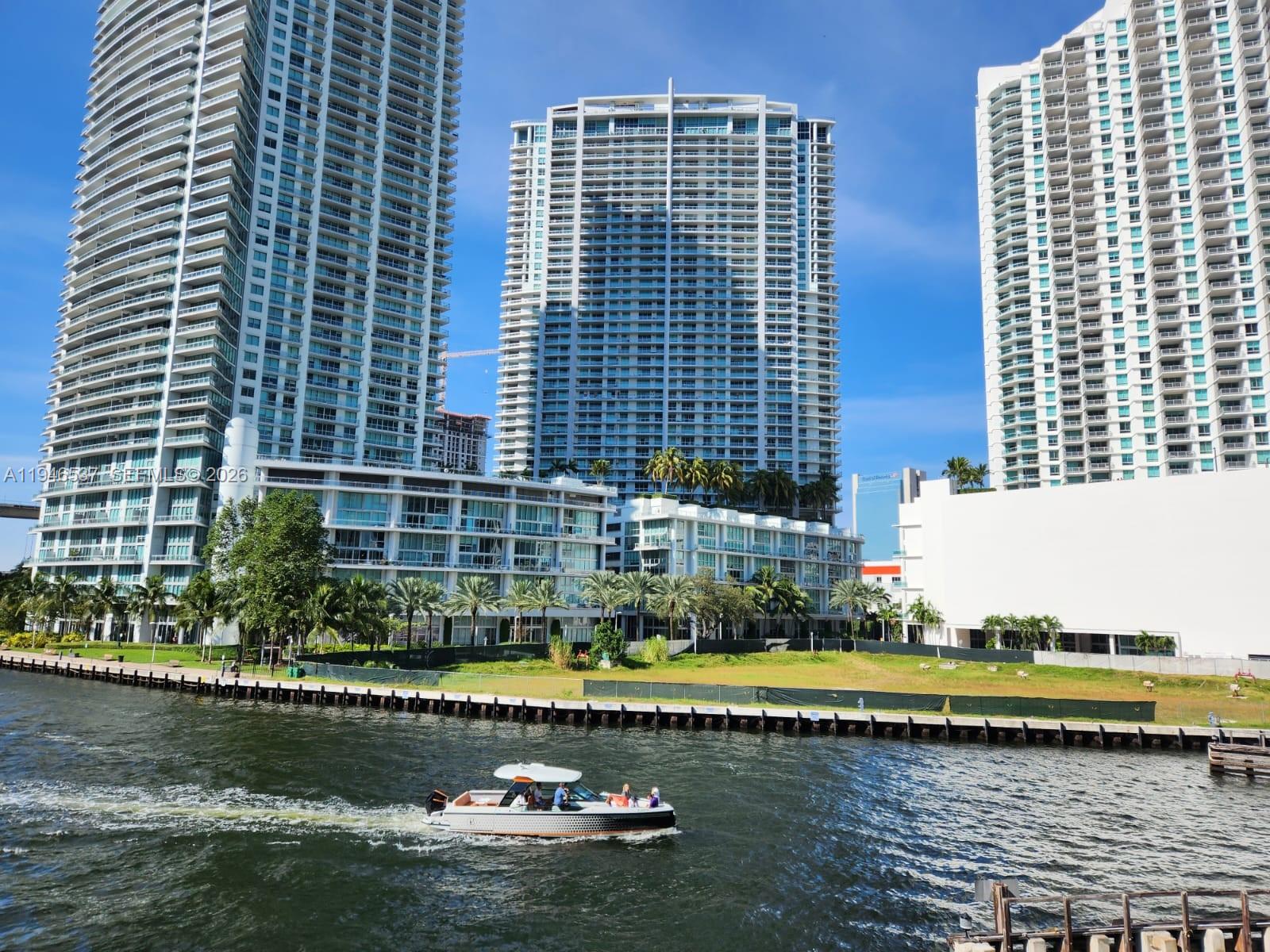 IVY CONDO - Residential