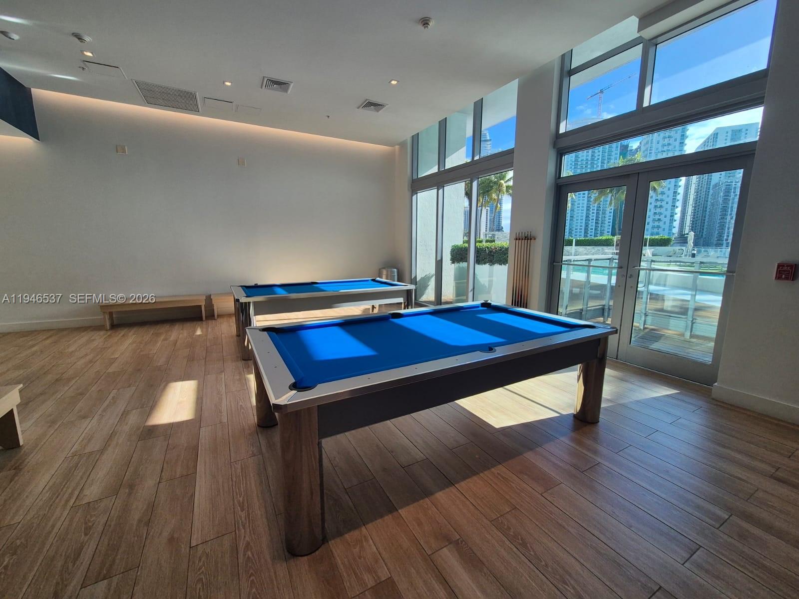 IVY CONDO - Residential