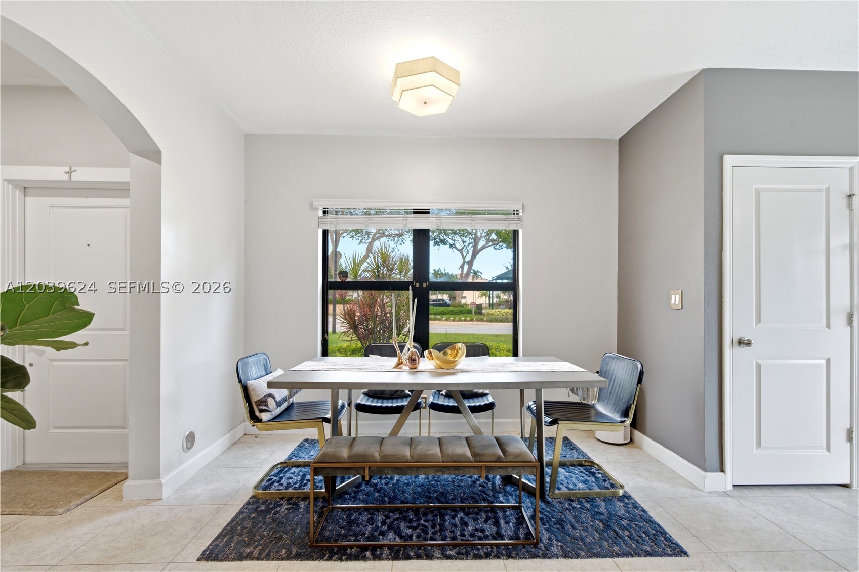 CHAMPION LAKES - Residential