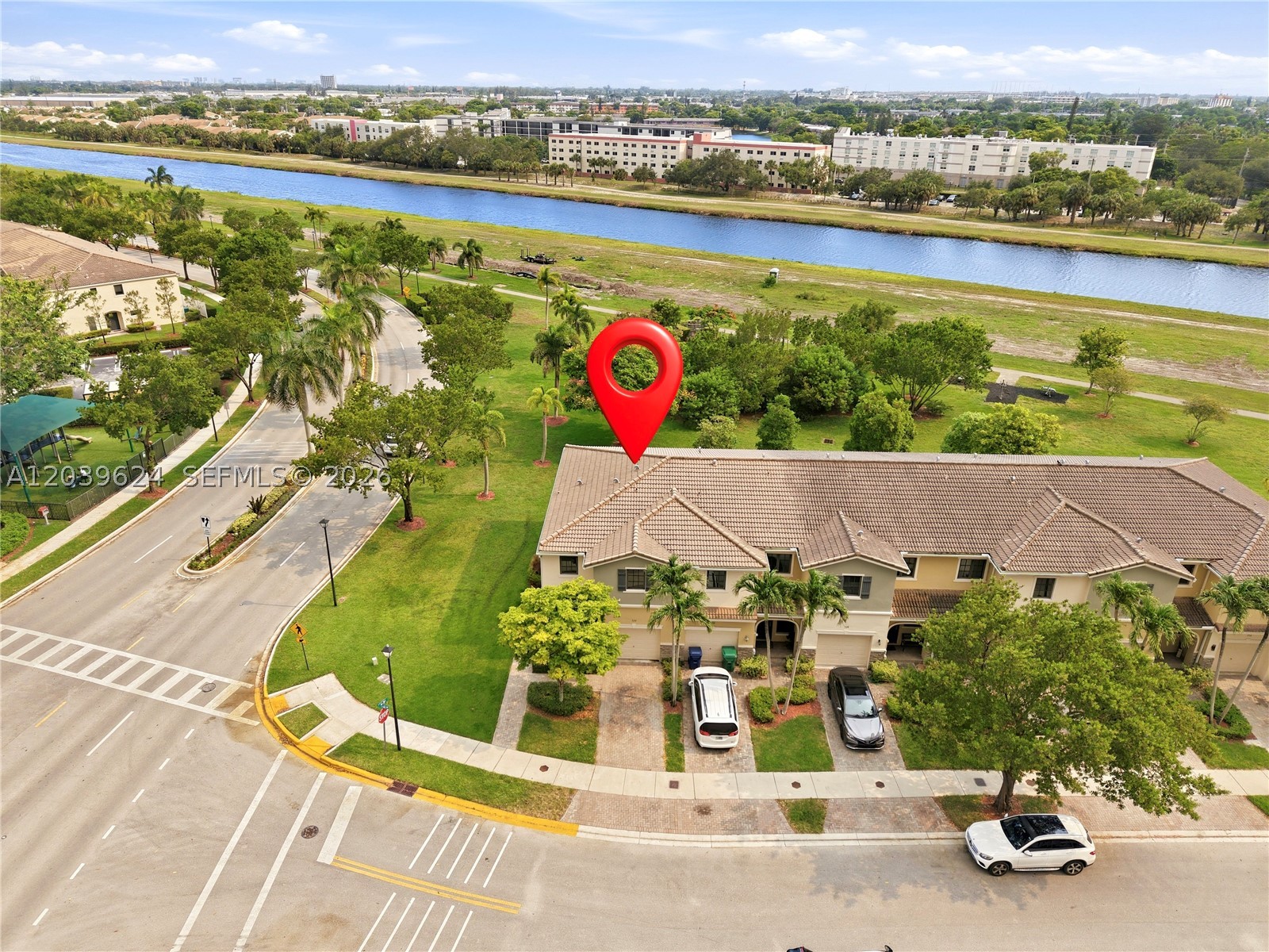 CHAMPION LAKES - Residential