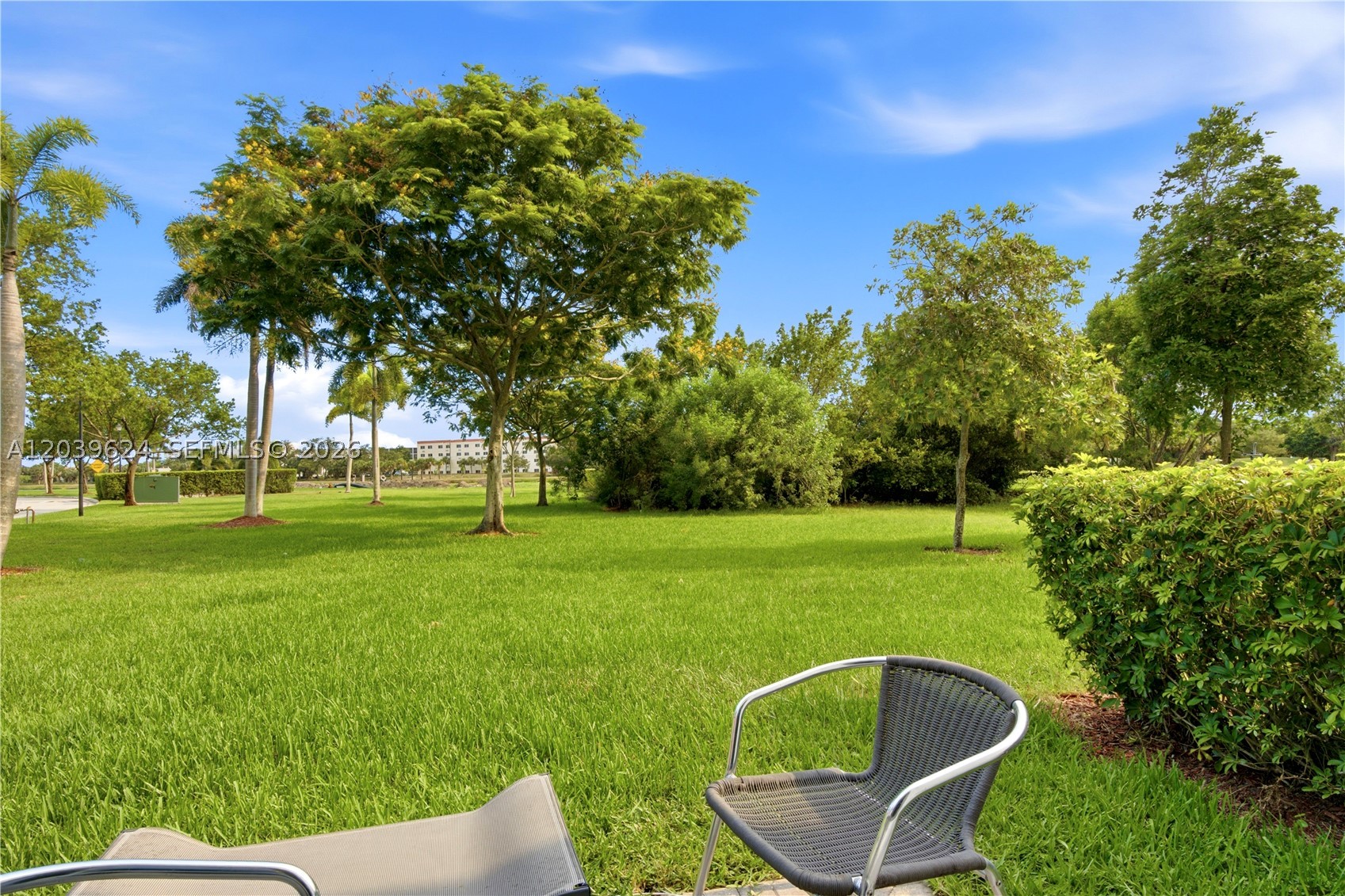 CHAMPION LAKES - Residential