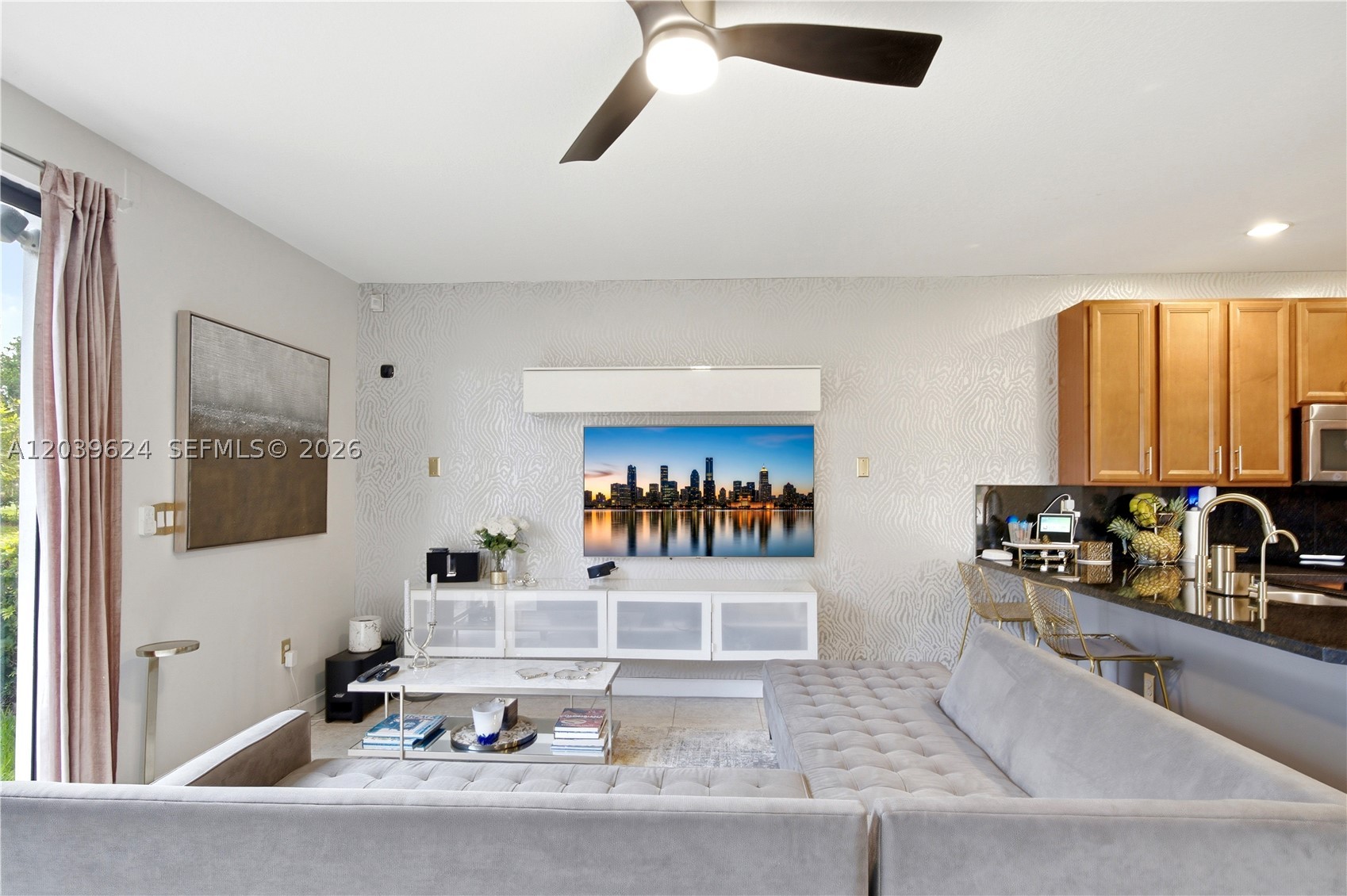 CHAMPION LAKES - Residential