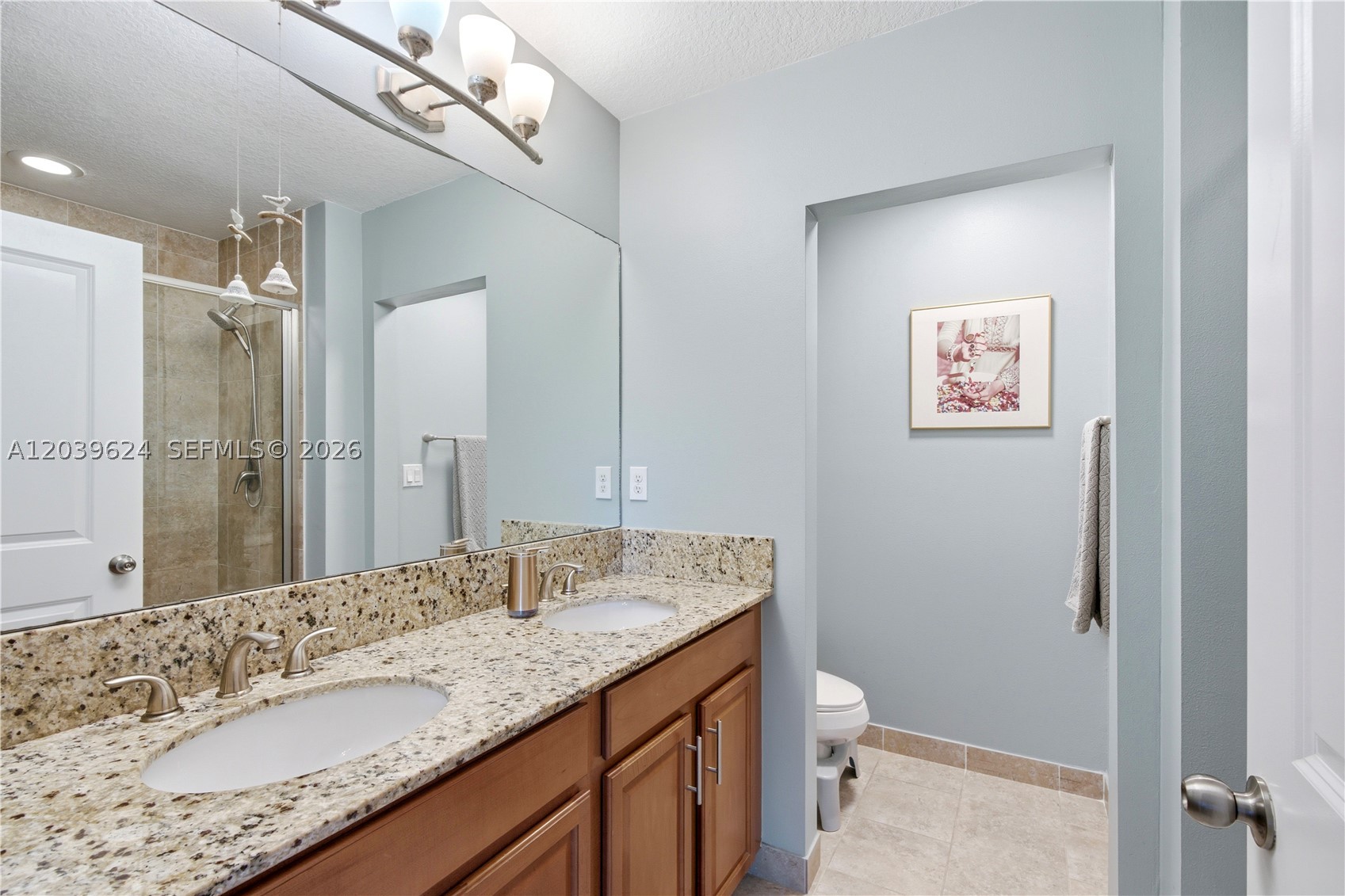 CHAMPION LAKES - Residential