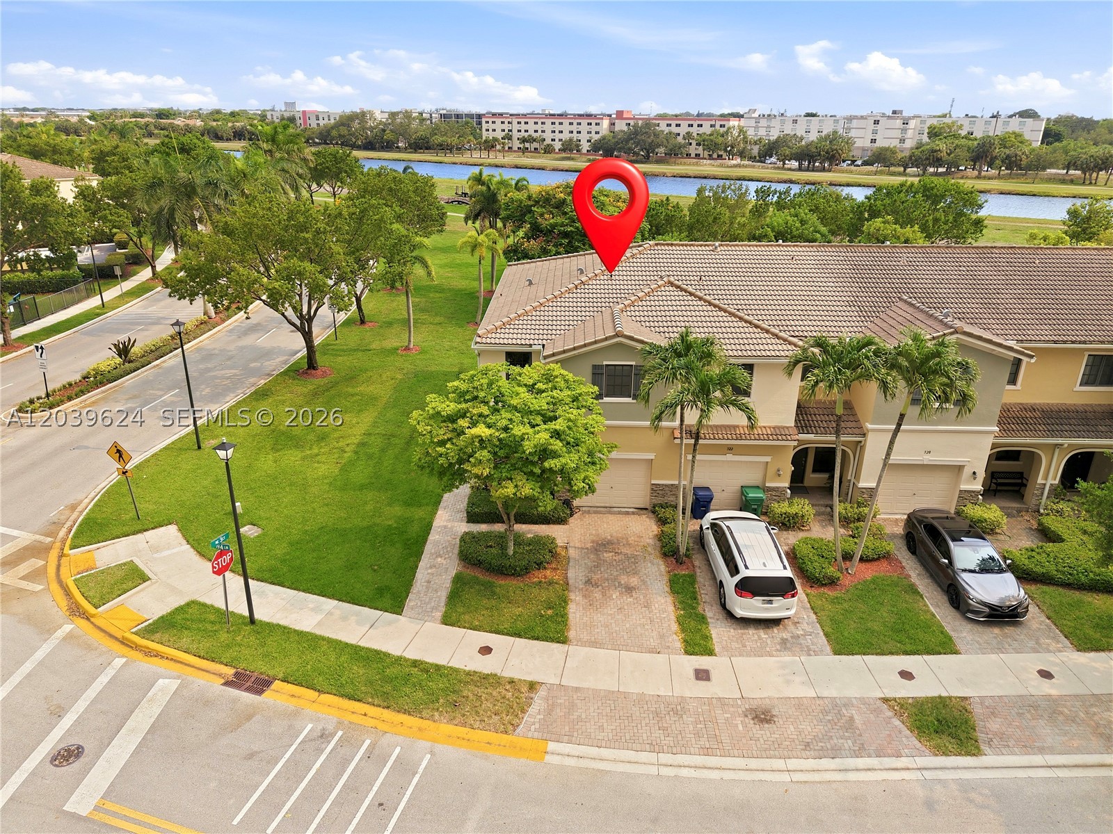 CHAMPION LAKES - Residential