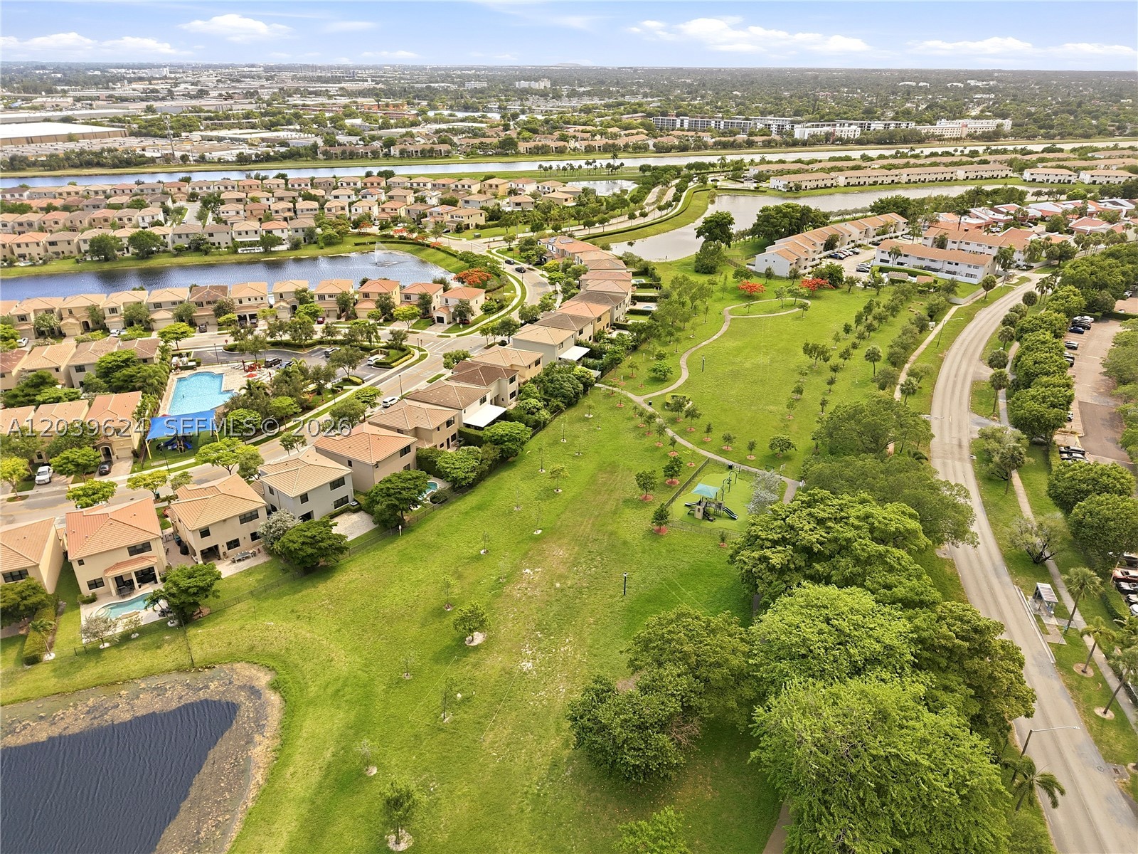 CHAMPION LAKES - Residential