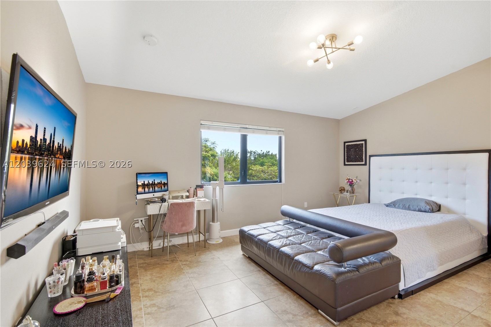 CHAMPION LAKES - Residential