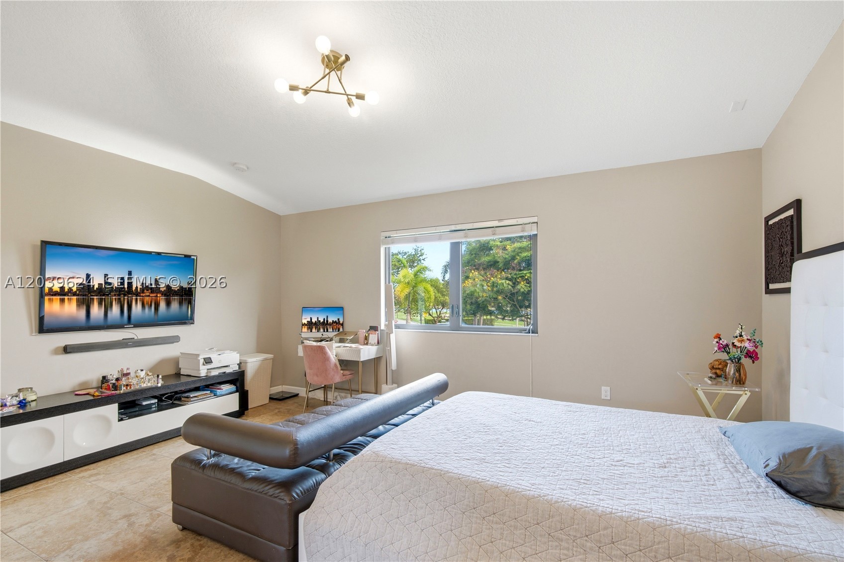 CHAMPION LAKES - Residential